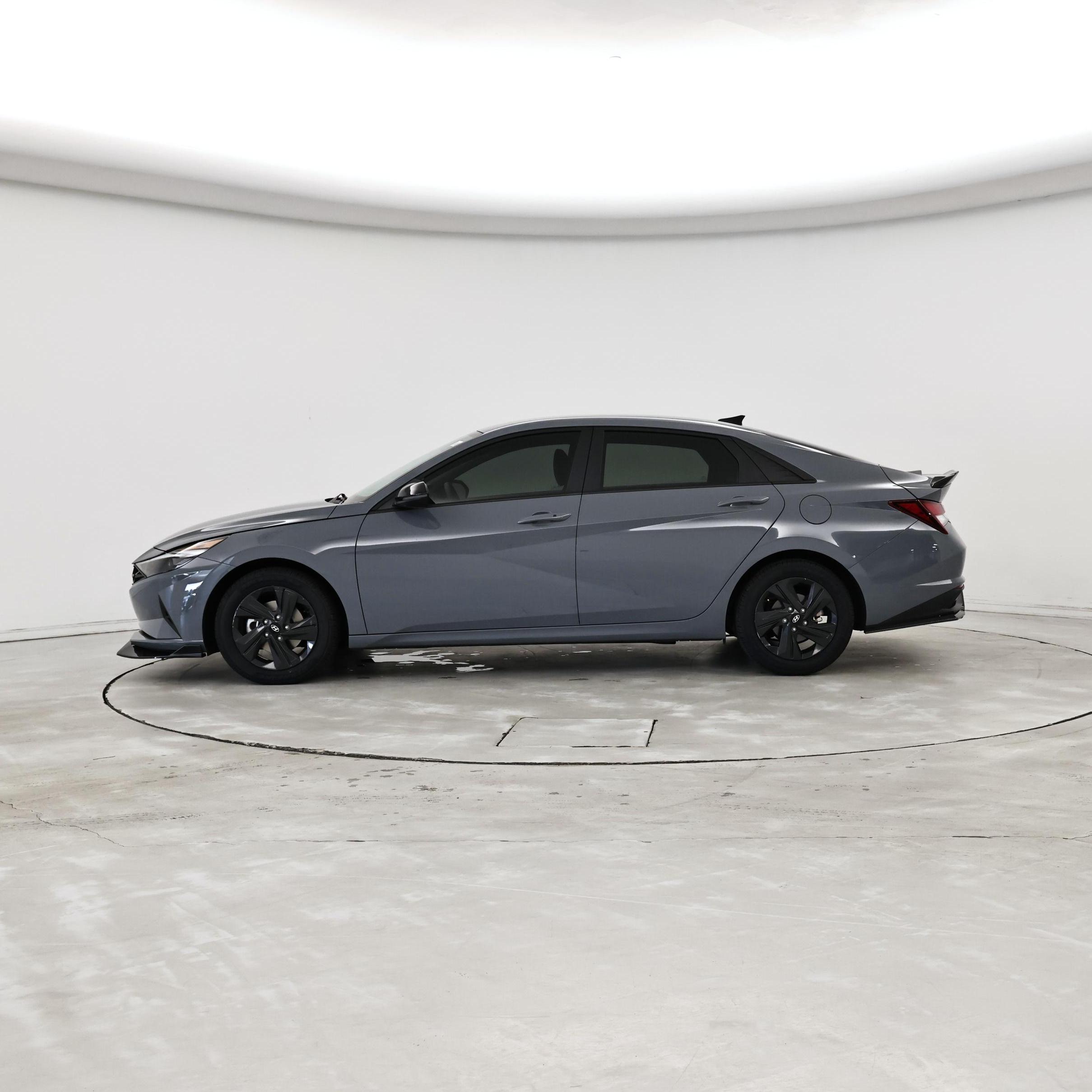 Thumbnail: 2023 Hyundai Elantra - 3