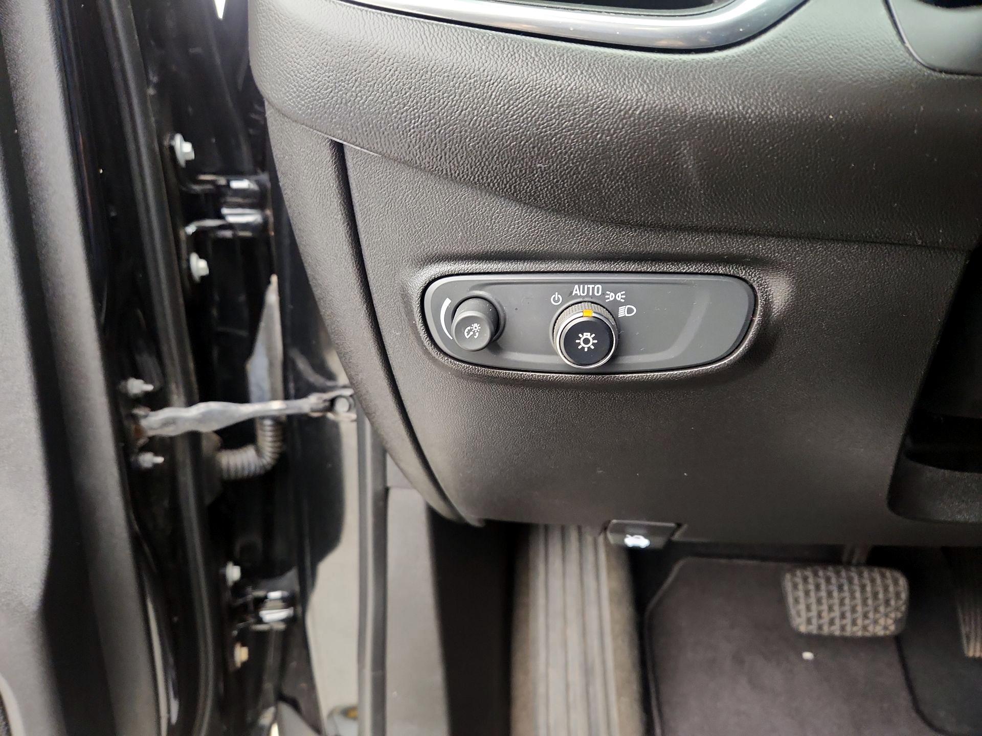 Thumbnail: 2020 Chevrolet Equinox - 13