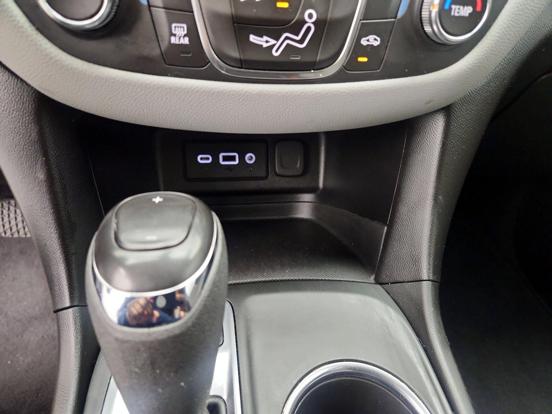 Thumbnail: 2020 Chevrolet Equinox - 18