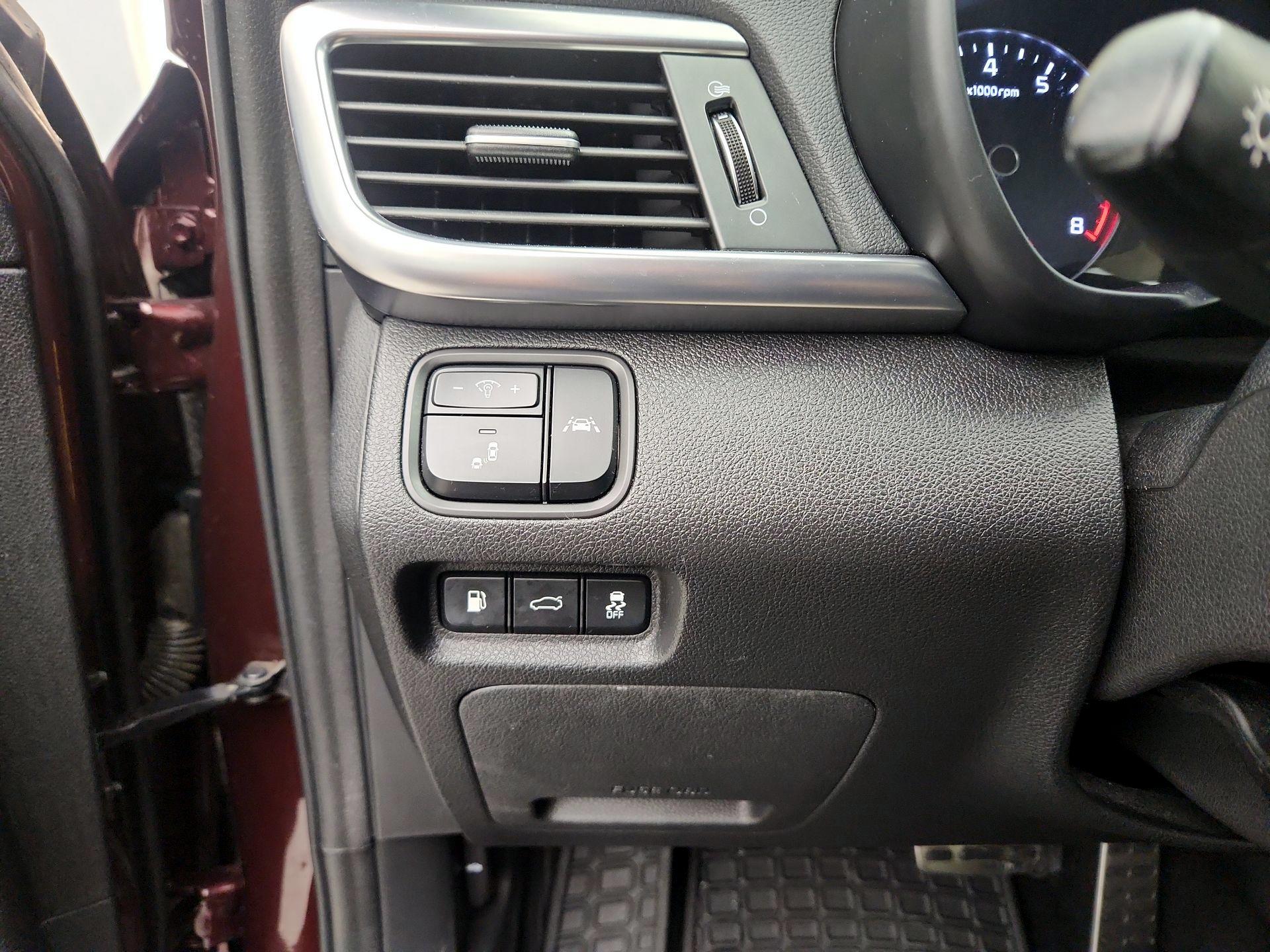 Thumbnail: 2017 Kia Optima - 13