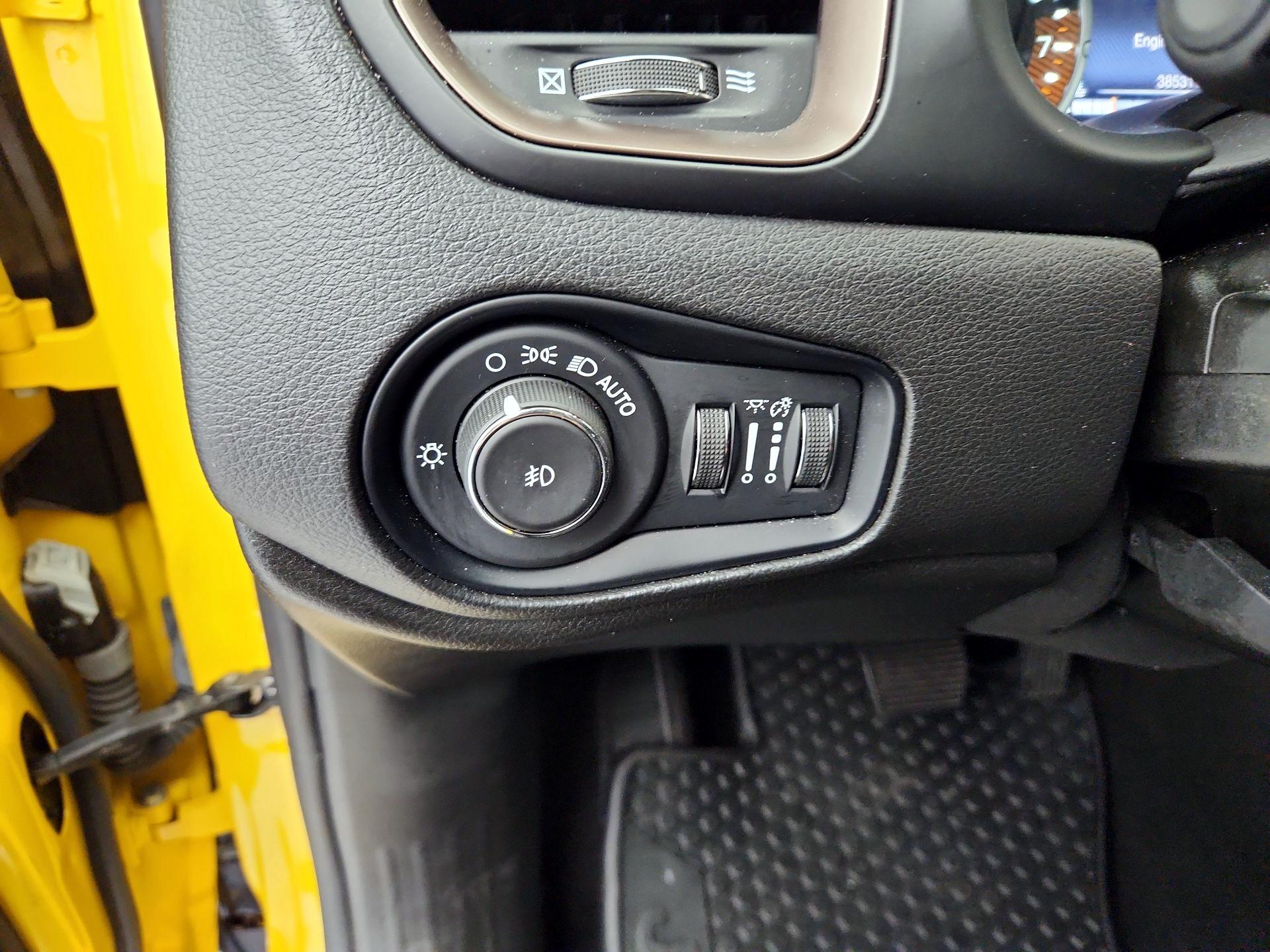 Thumbnail: 2023 Jeep Renegade - 13