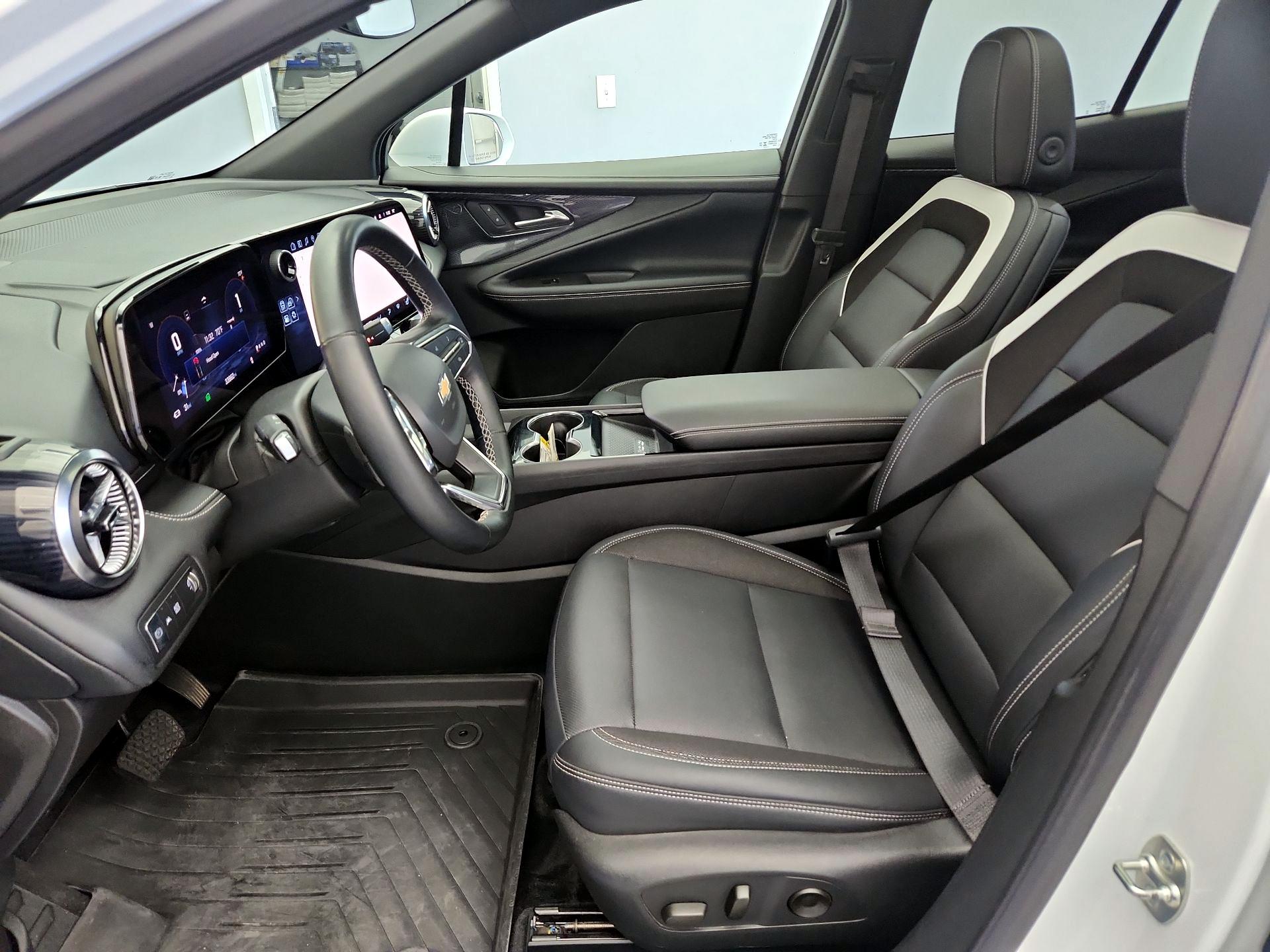 Thumbnail: 2024 Chevrolet Blazer EV - 11