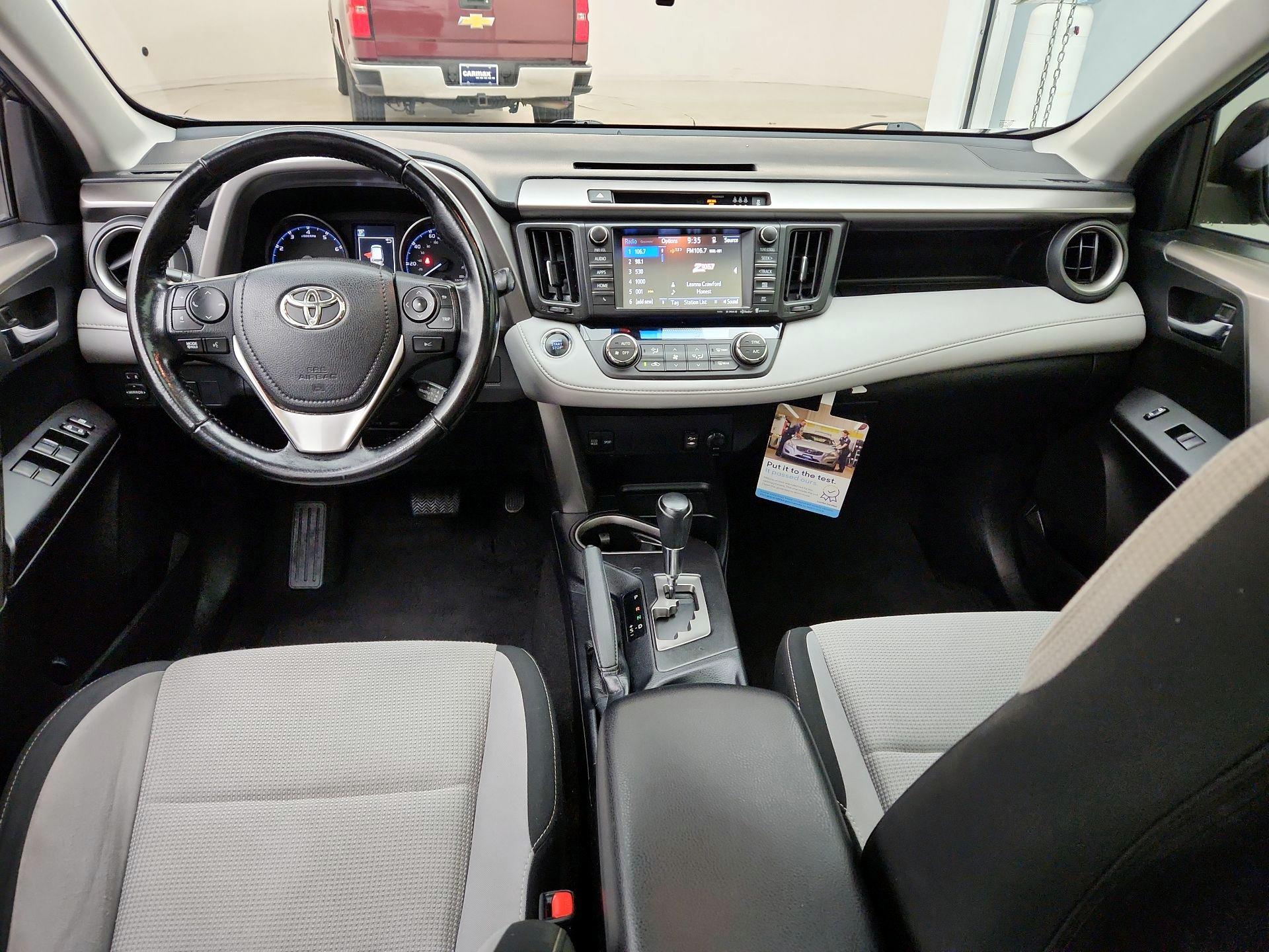 Thumbnail: 2018 Toyota RAV4 - 9