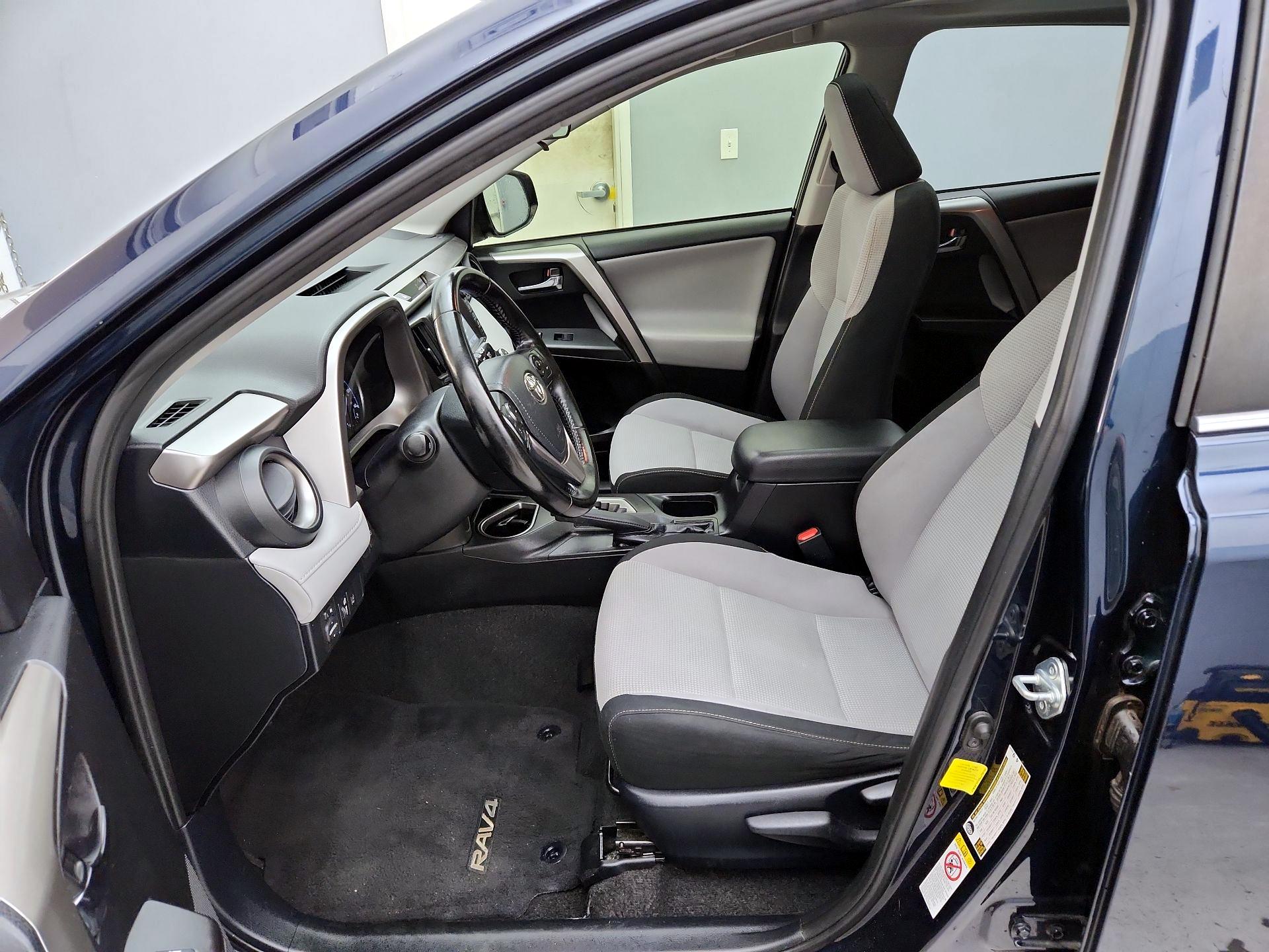 Thumbnail: 2018 Toyota RAV4 - 11