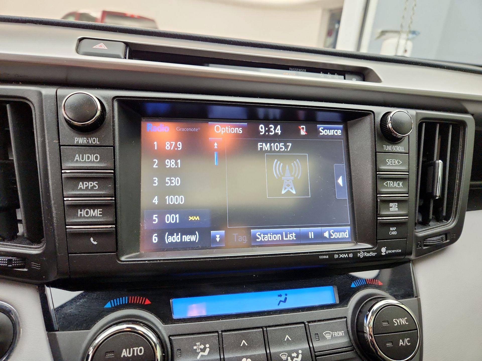 Thumbnail: 2018 Toyota RAV4 - 15