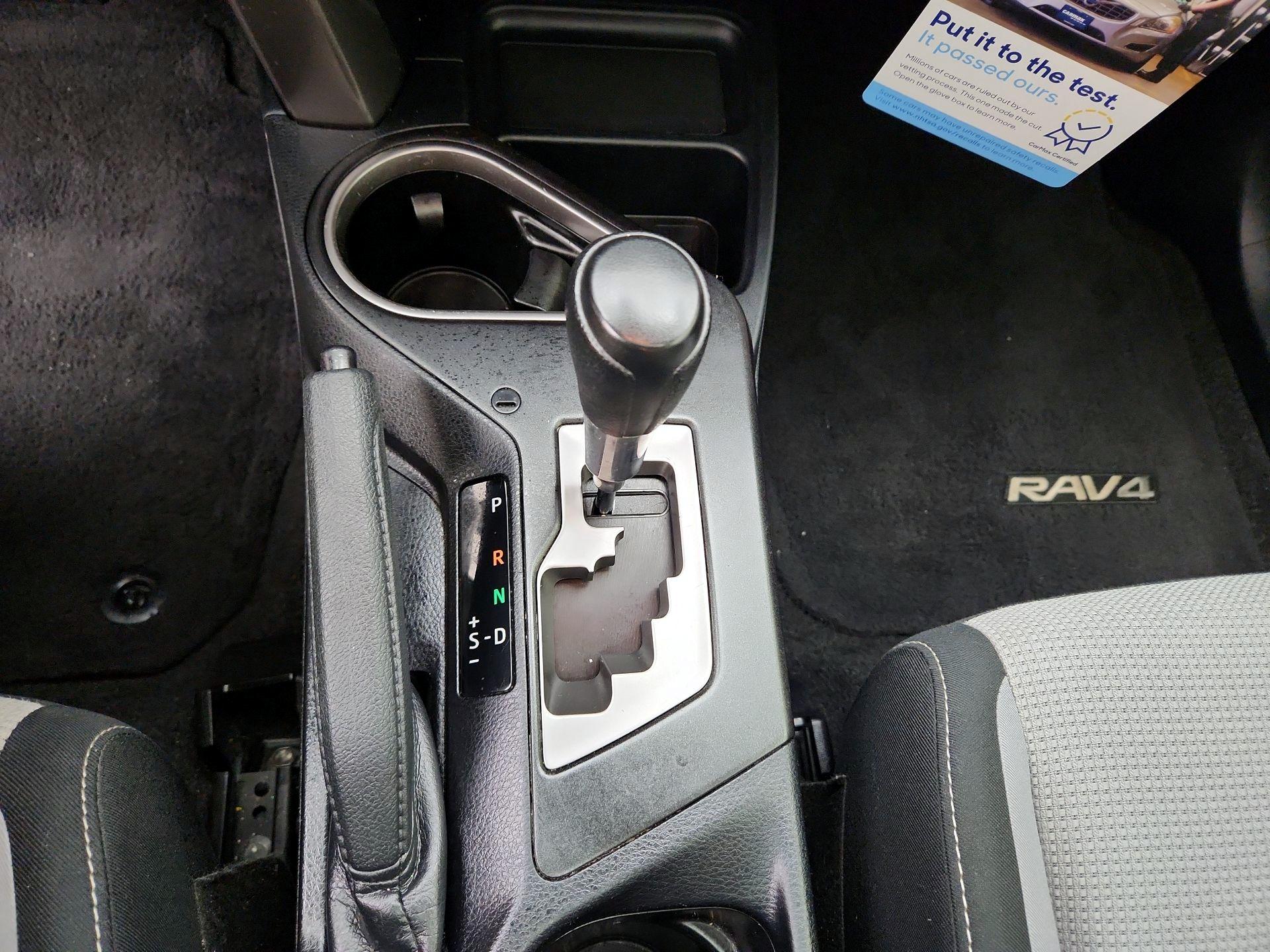 Thumbnail: 2018 Toyota RAV4 - 17