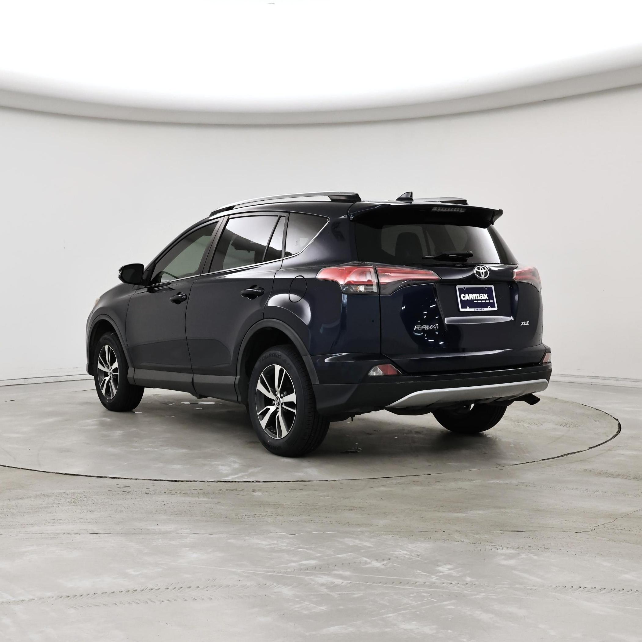 Thumbnail: 2018 Toyota RAV4 - 2
