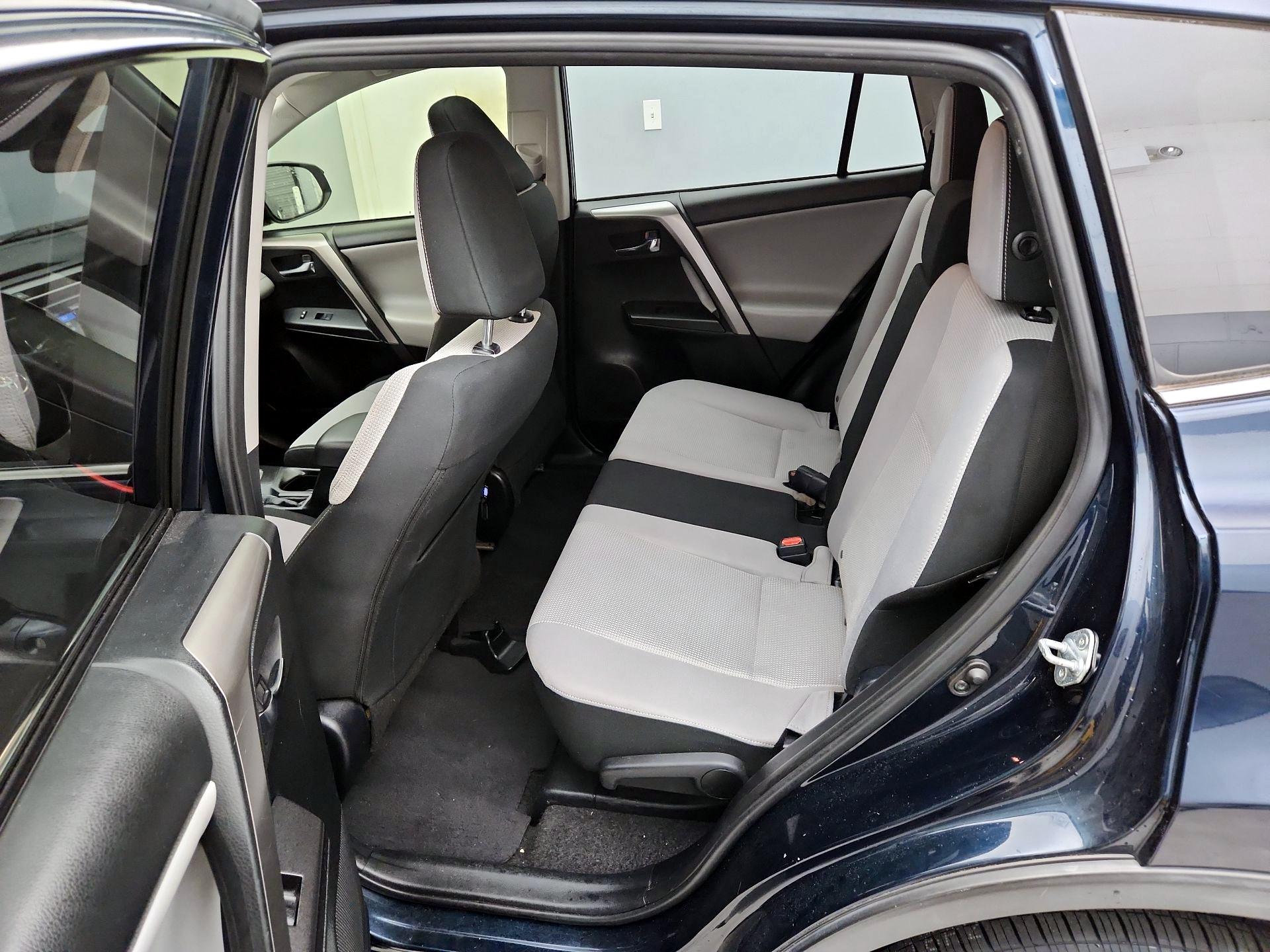 Thumbnail: 2018 Toyota RAV4 - 20