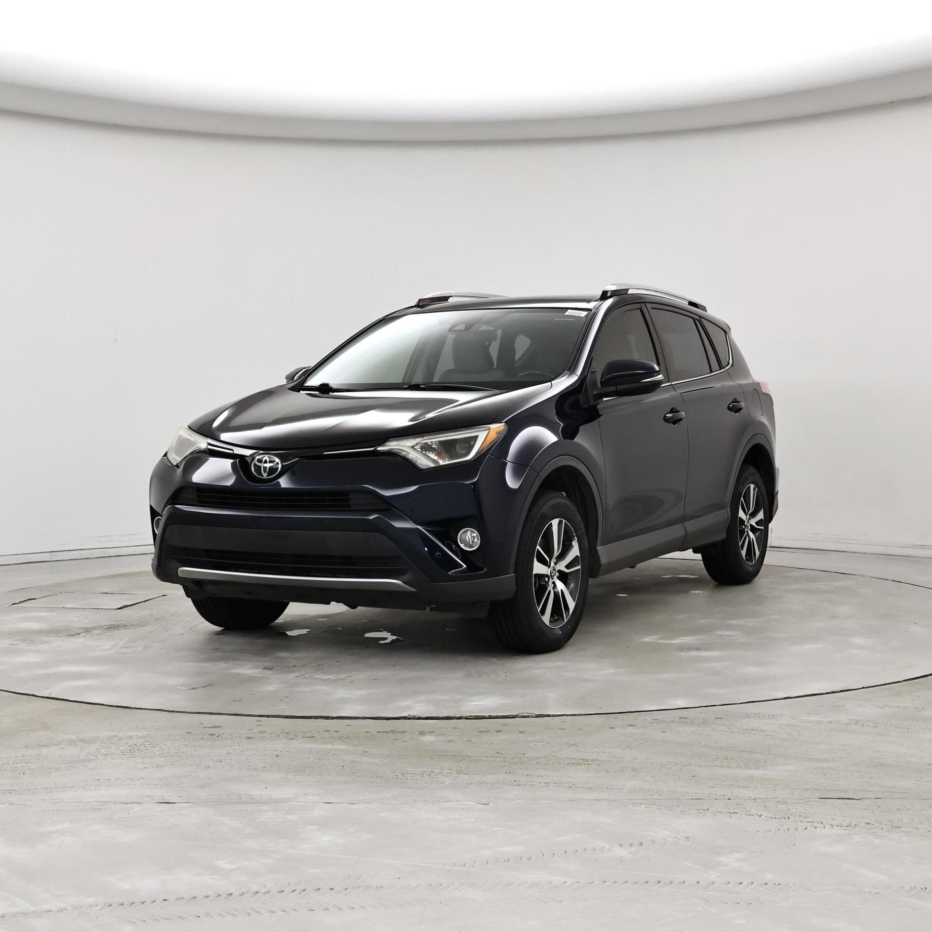 Thumbnail: 2018 Toyota RAV4 - 4