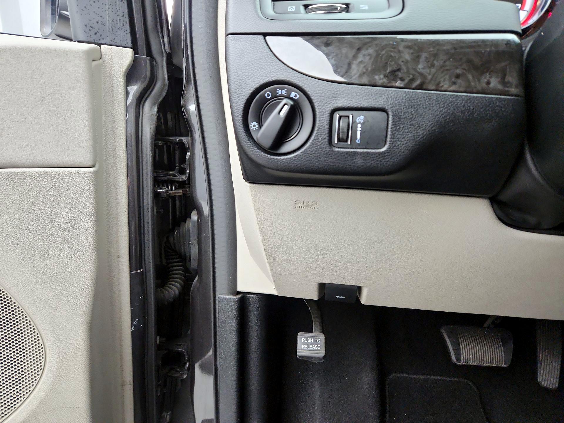 Thumbnail: 2016 Dodge Grand Caravan - 13