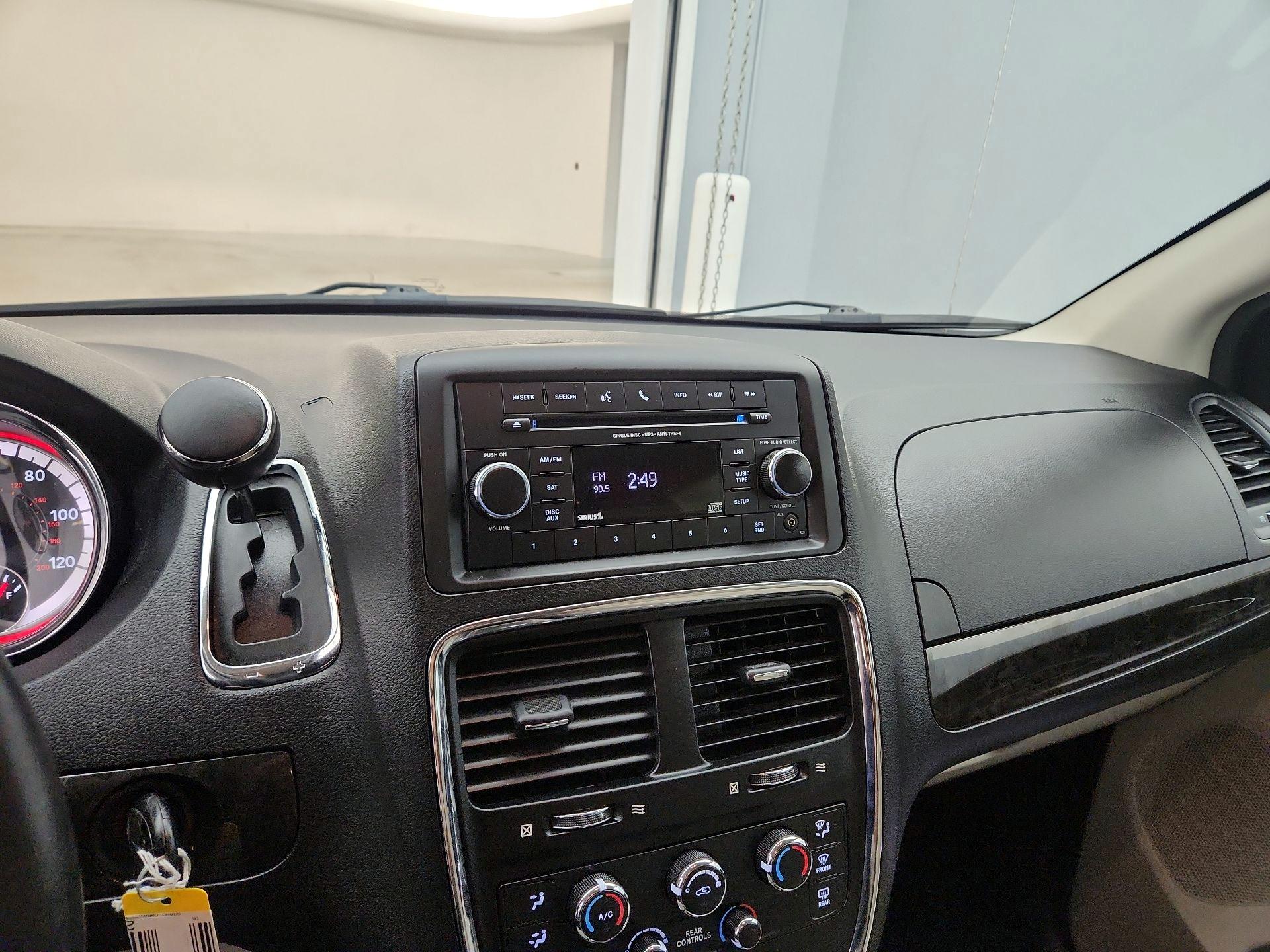 Thumbnail: 2016 Dodge Grand Caravan - 14