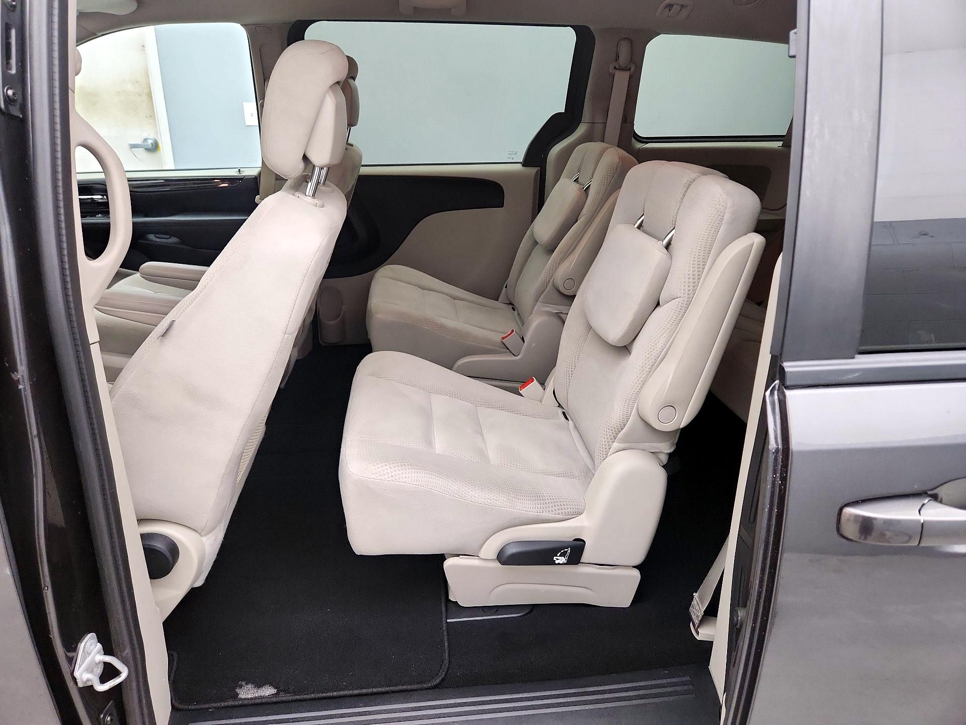 Thumbnail: 2016 Dodge Grand Caravan - 18