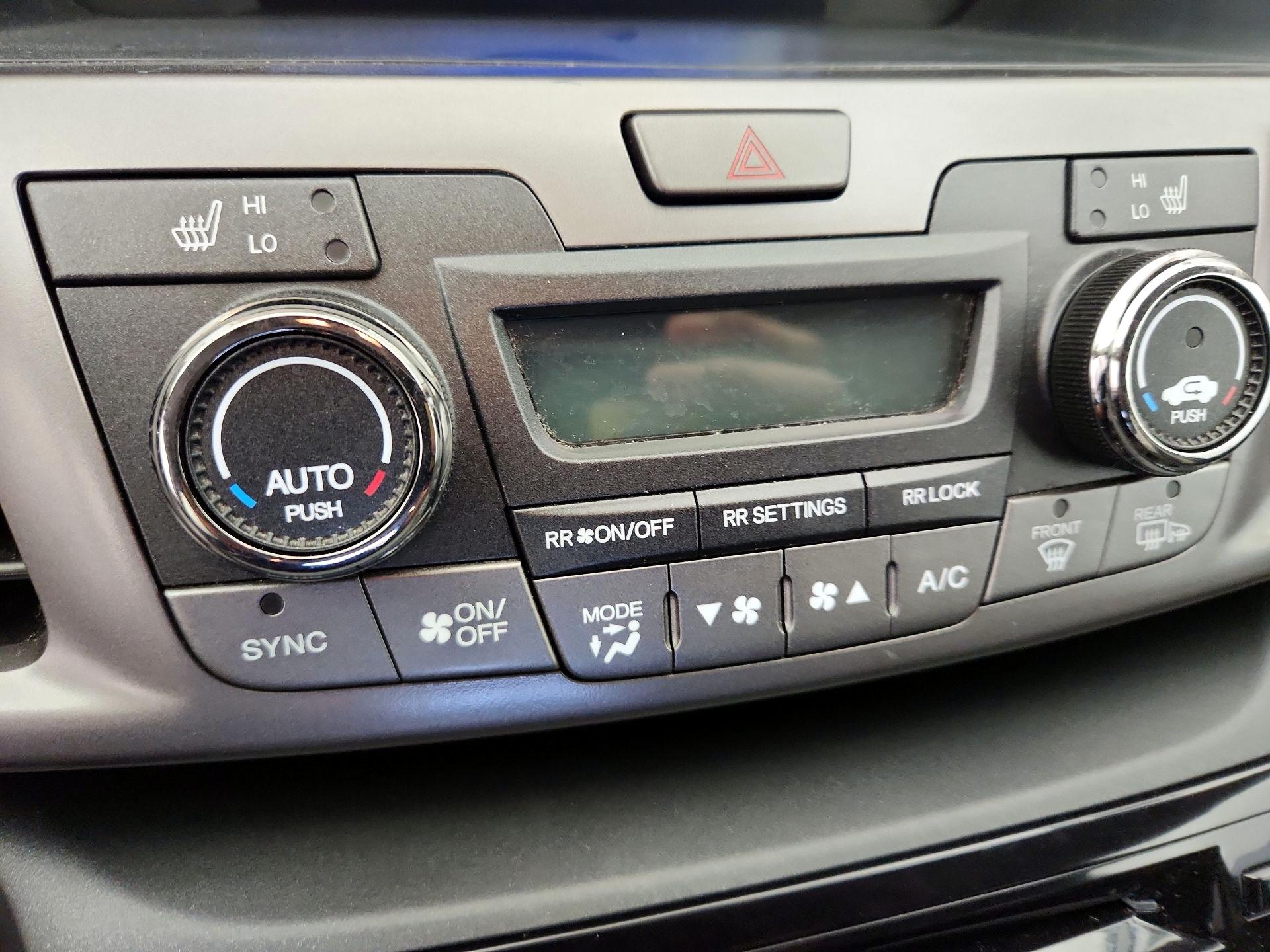 Thumbnail: 2015 Honda Odyssey - 16