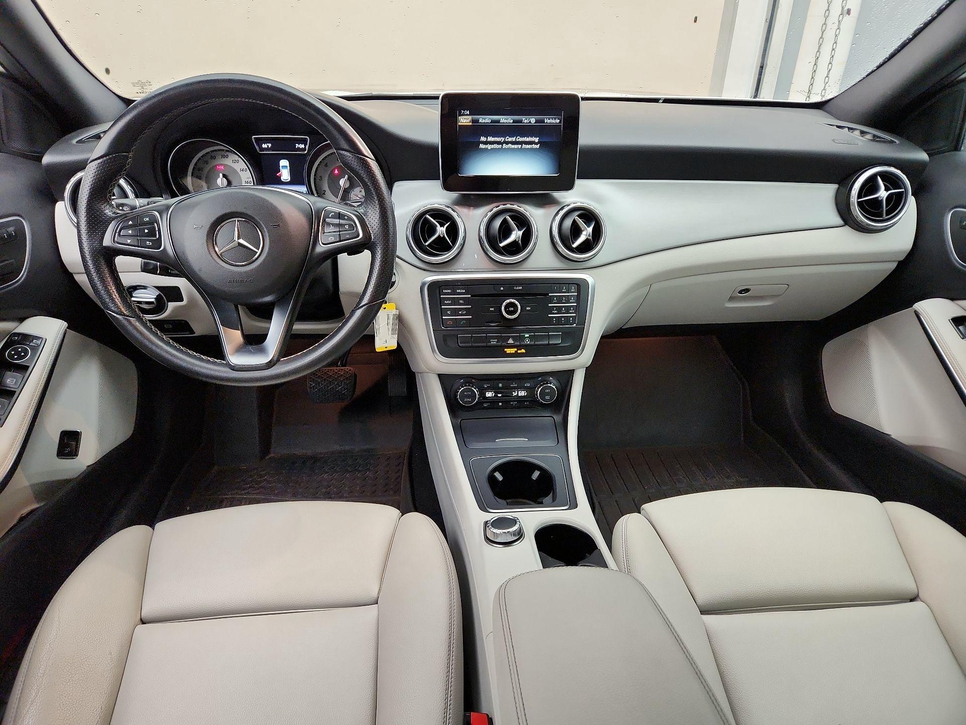 Thumbnail: 2017 Mercedes-Benz GLA - 9