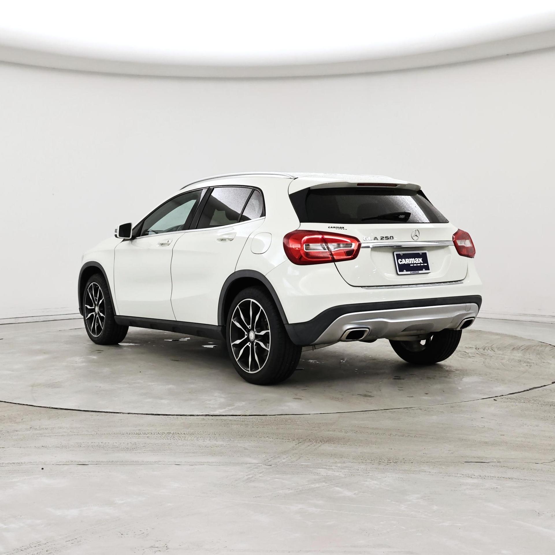 Thumbnail: 2017 Mercedes-Benz GLA - 2