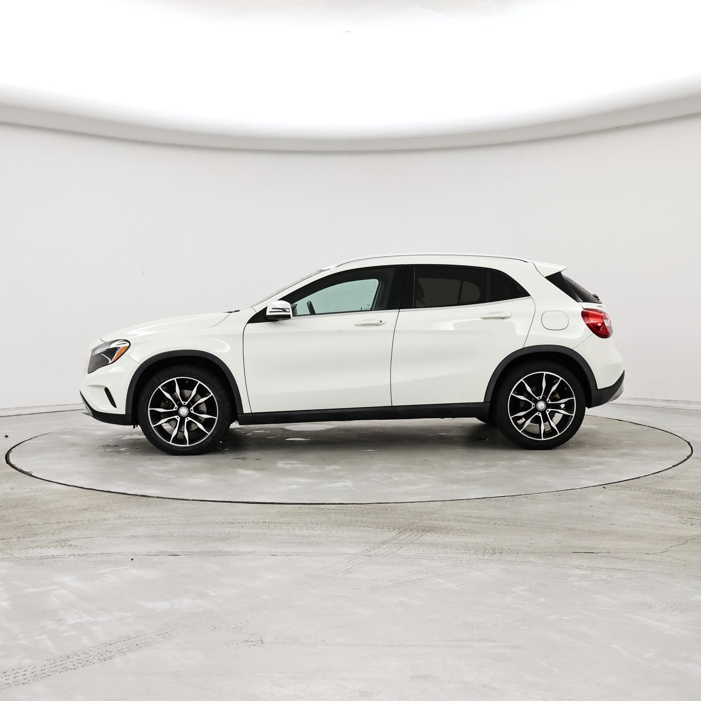 Thumbnail: 2017 Mercedes-Benz GLA - 3