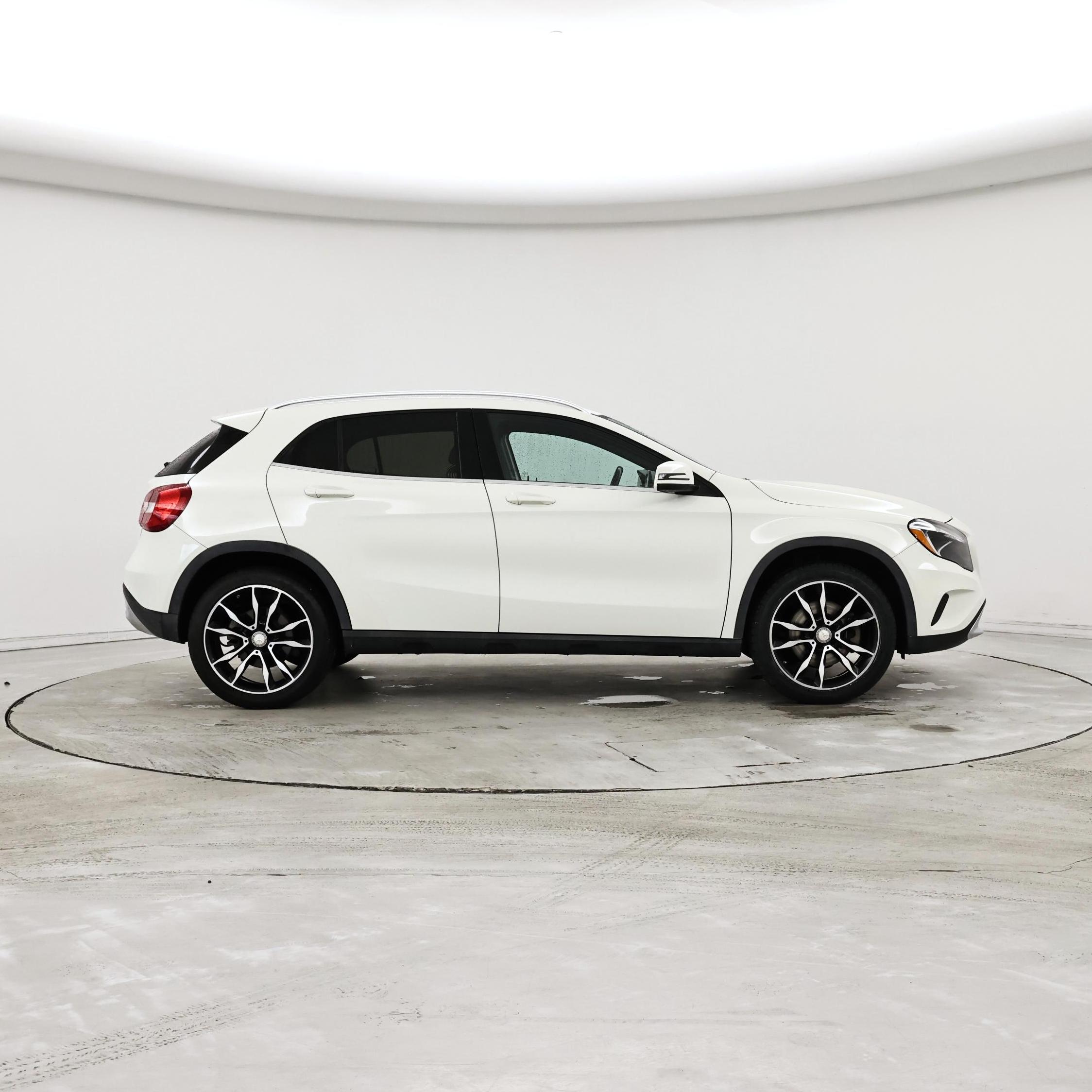 Thumbnail: 2017 Mercedes-Benz GLA - 7
