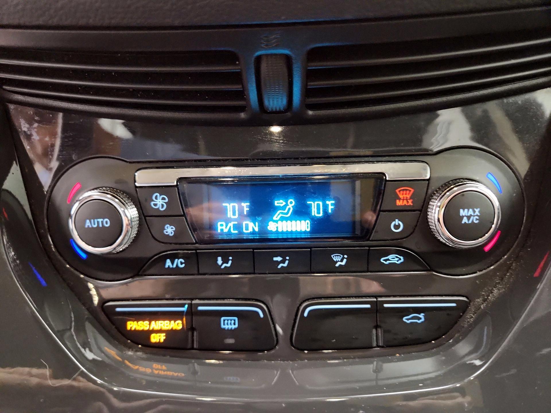 Thumbnail: 2015 Ford Escape - 15