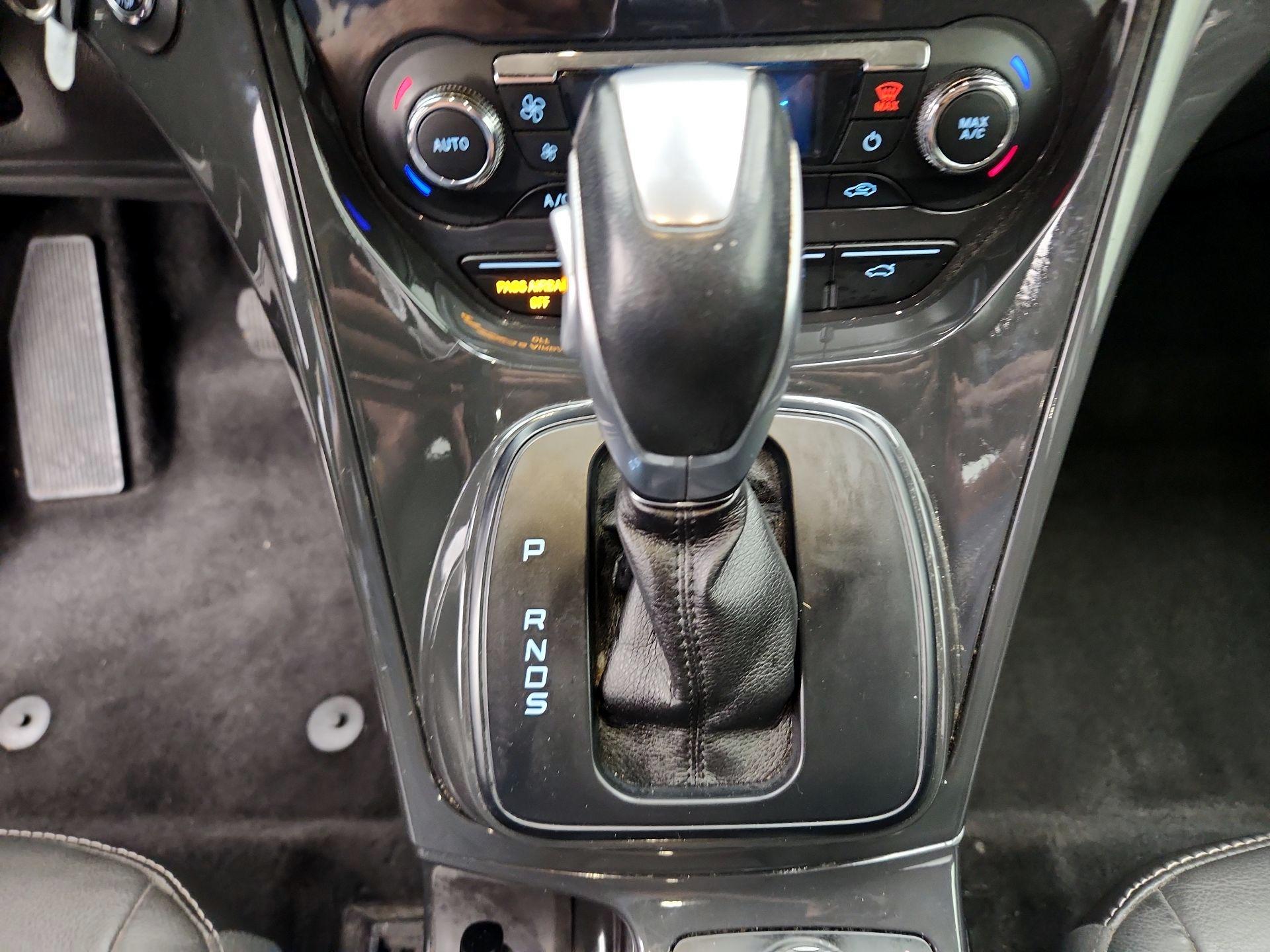 Thumbnail: 2015 Ford Escape - 16