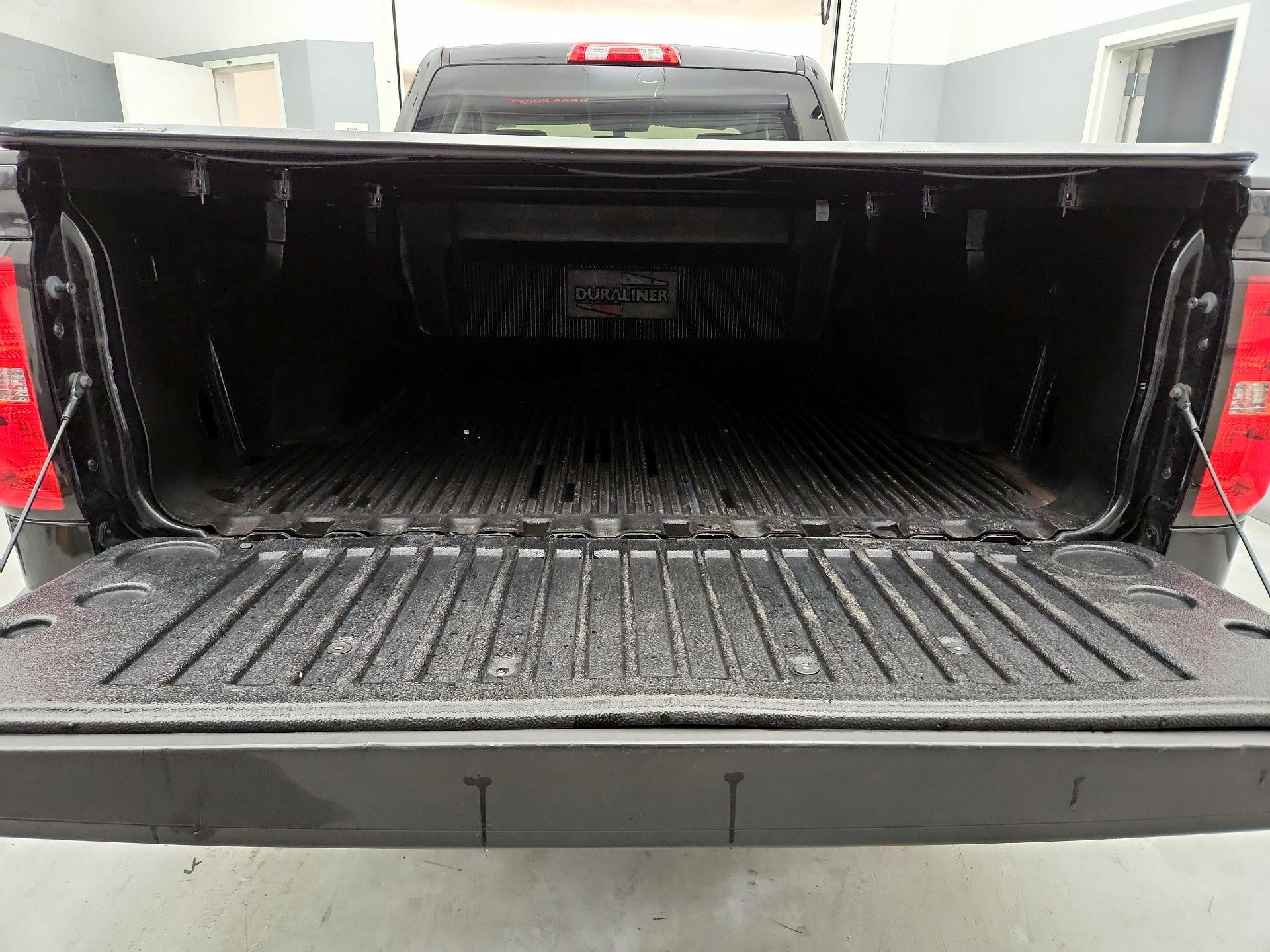 Thumbnail: 2018 Chevrolet Silverado 1500 - 19