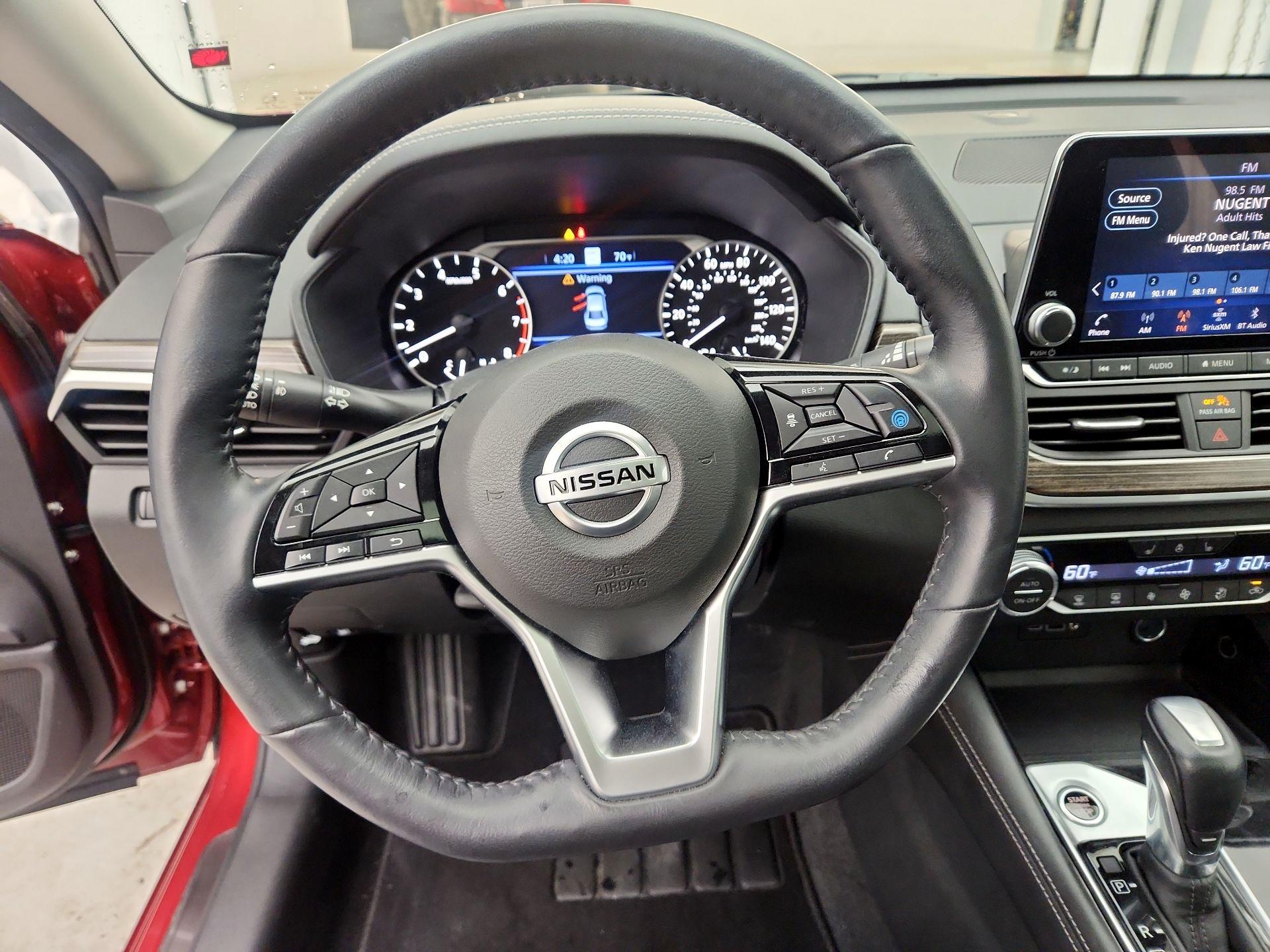 Thumbnail: 2022 Nissan Altima - 10