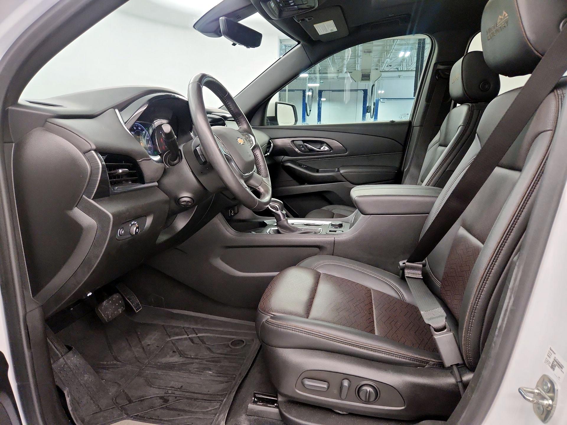 Thumbnail: 2022 Chevrolet Traverse - 11