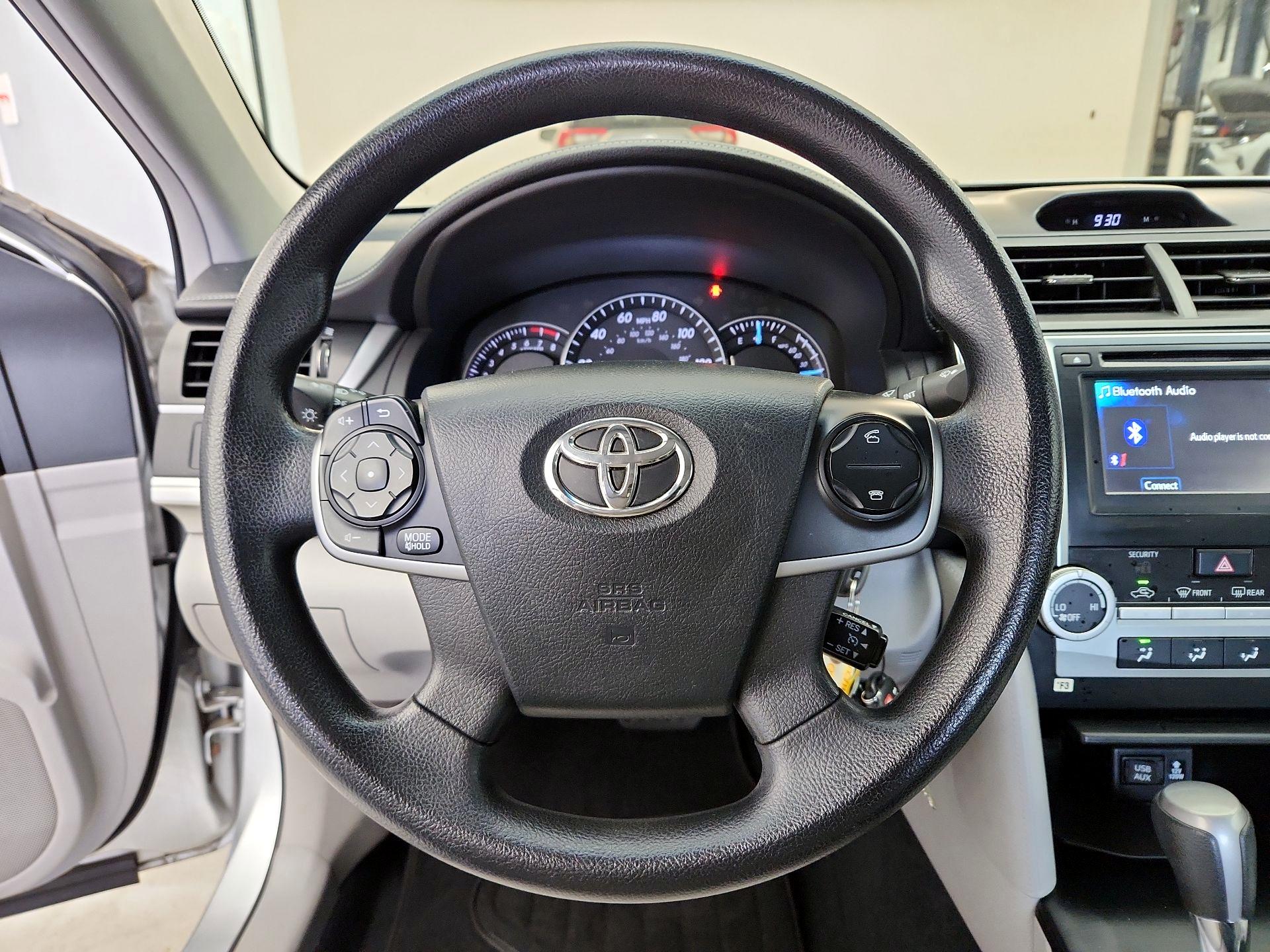Thumbnail: 2014 Toyota Camry - 10