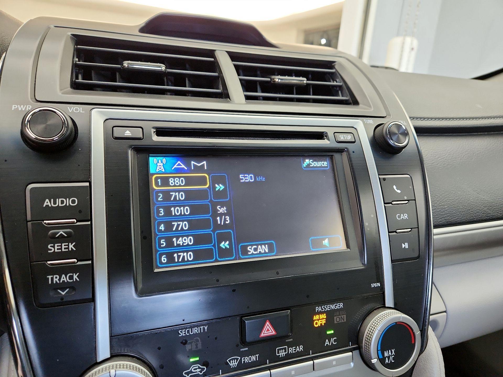 Thumbnail: 2014 Toyota Camry - 14