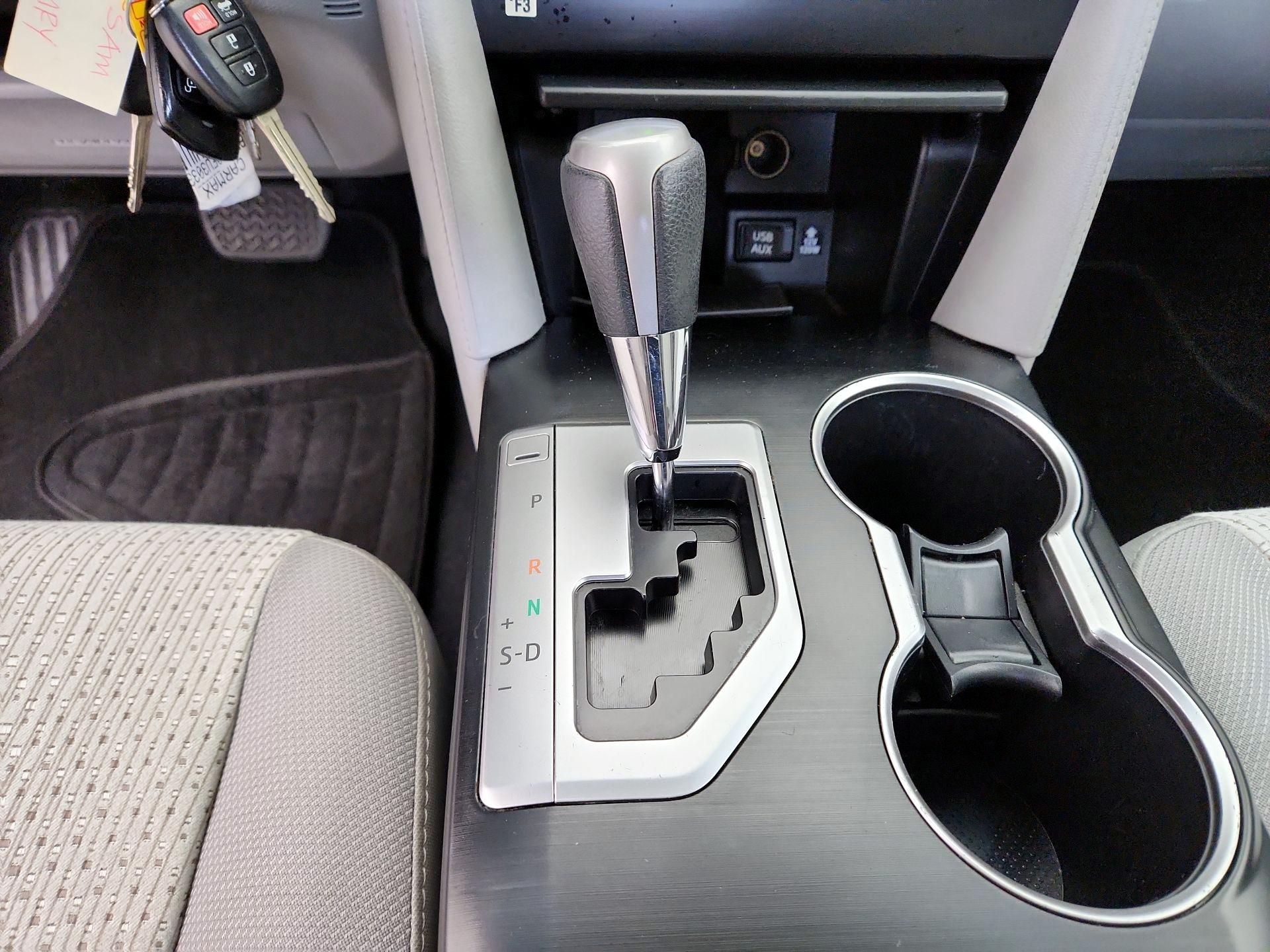 Thumbnail: 2014 Toyota Camry - 16