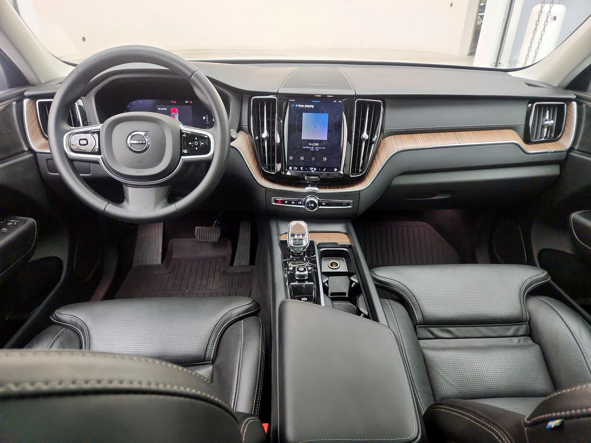 Thumbnail: 2023 Volvo XC60 - 9