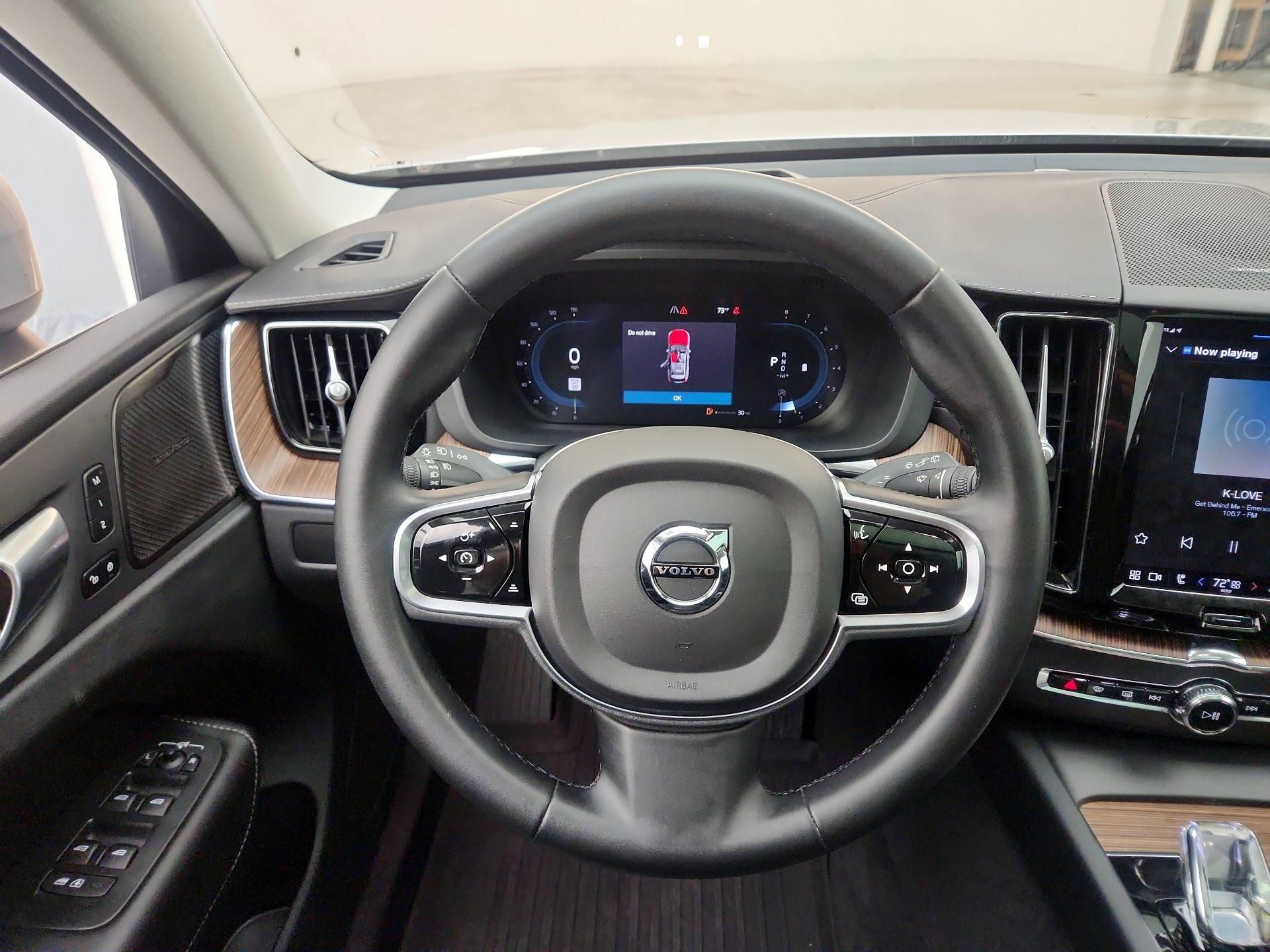 Thumbnail: 2023 Volvo XC60 - 10