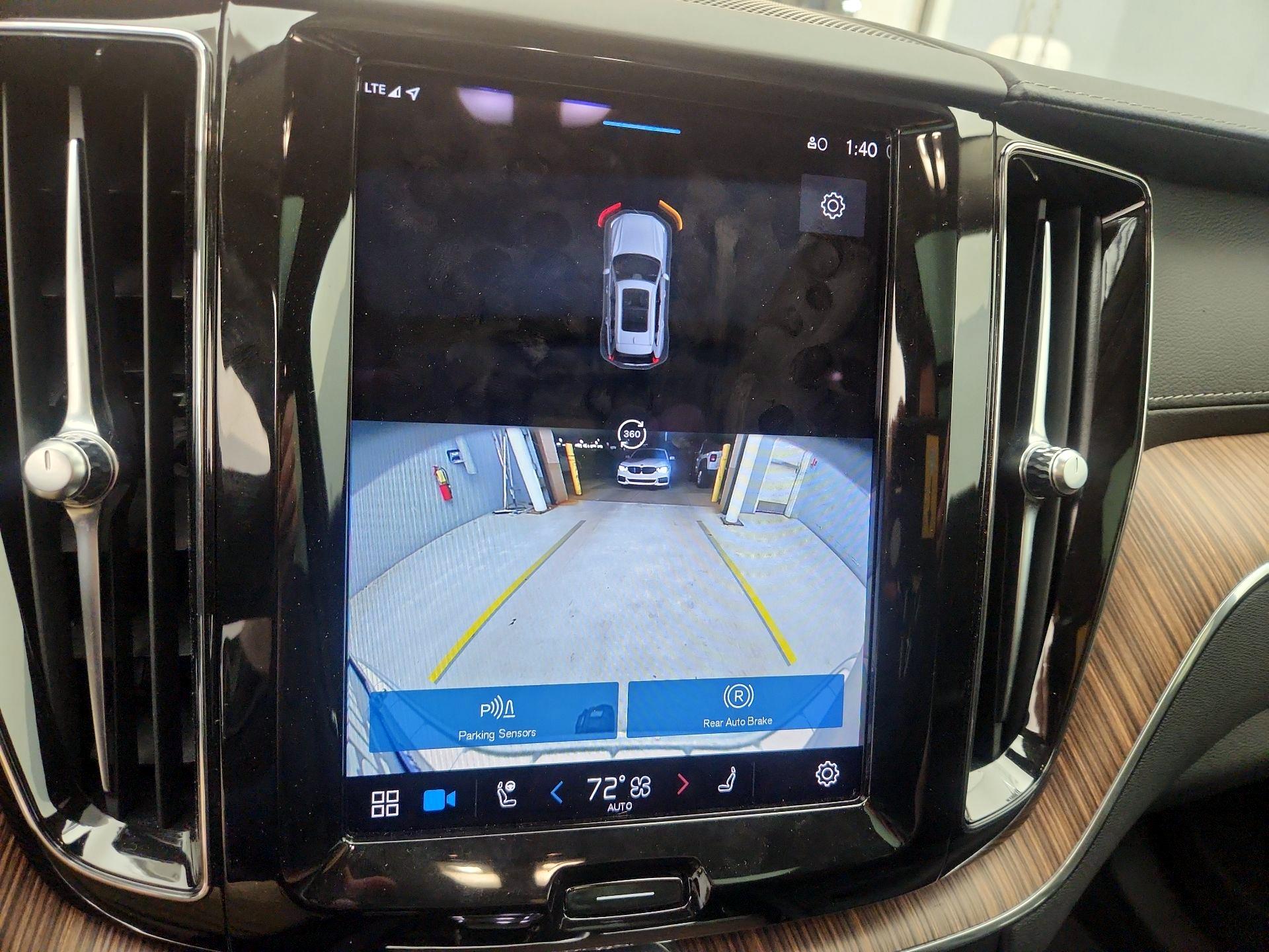 Thumbnail: 2023 Volvo XC60 - 15