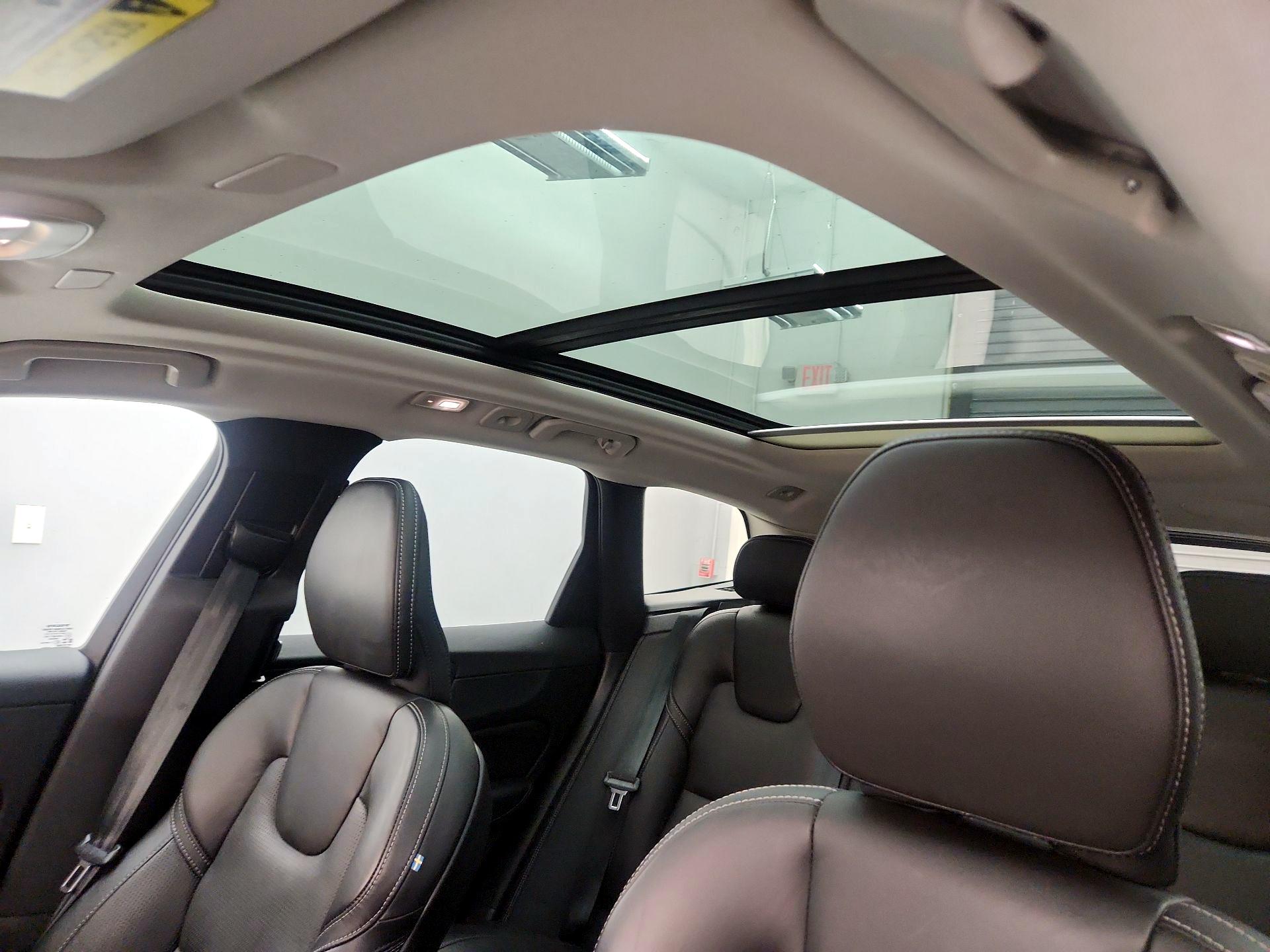 Thumbnail: 2023 Volvo XC60 - 20