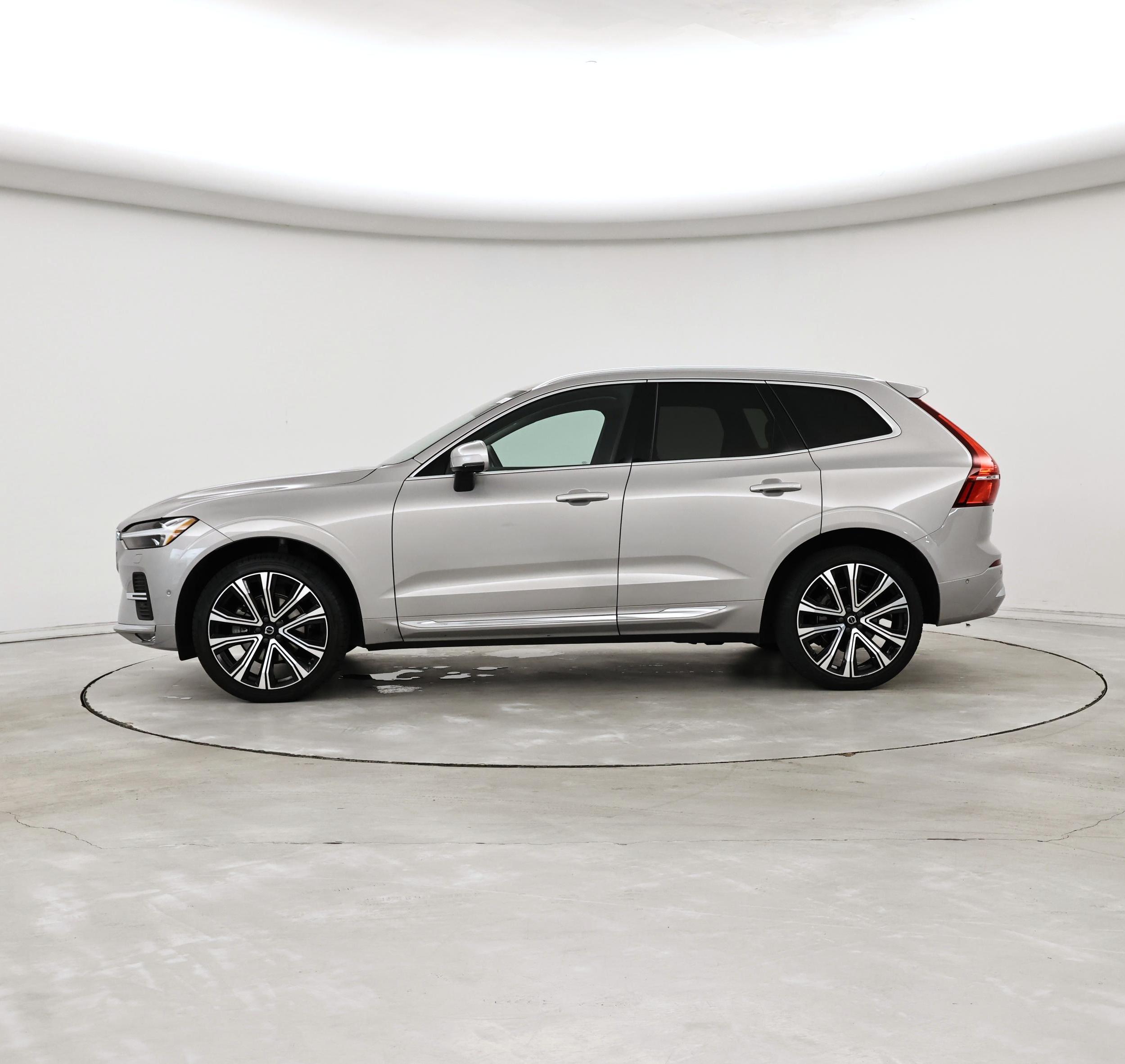 Thumbnail: 2023 Volvo XC60 - 3