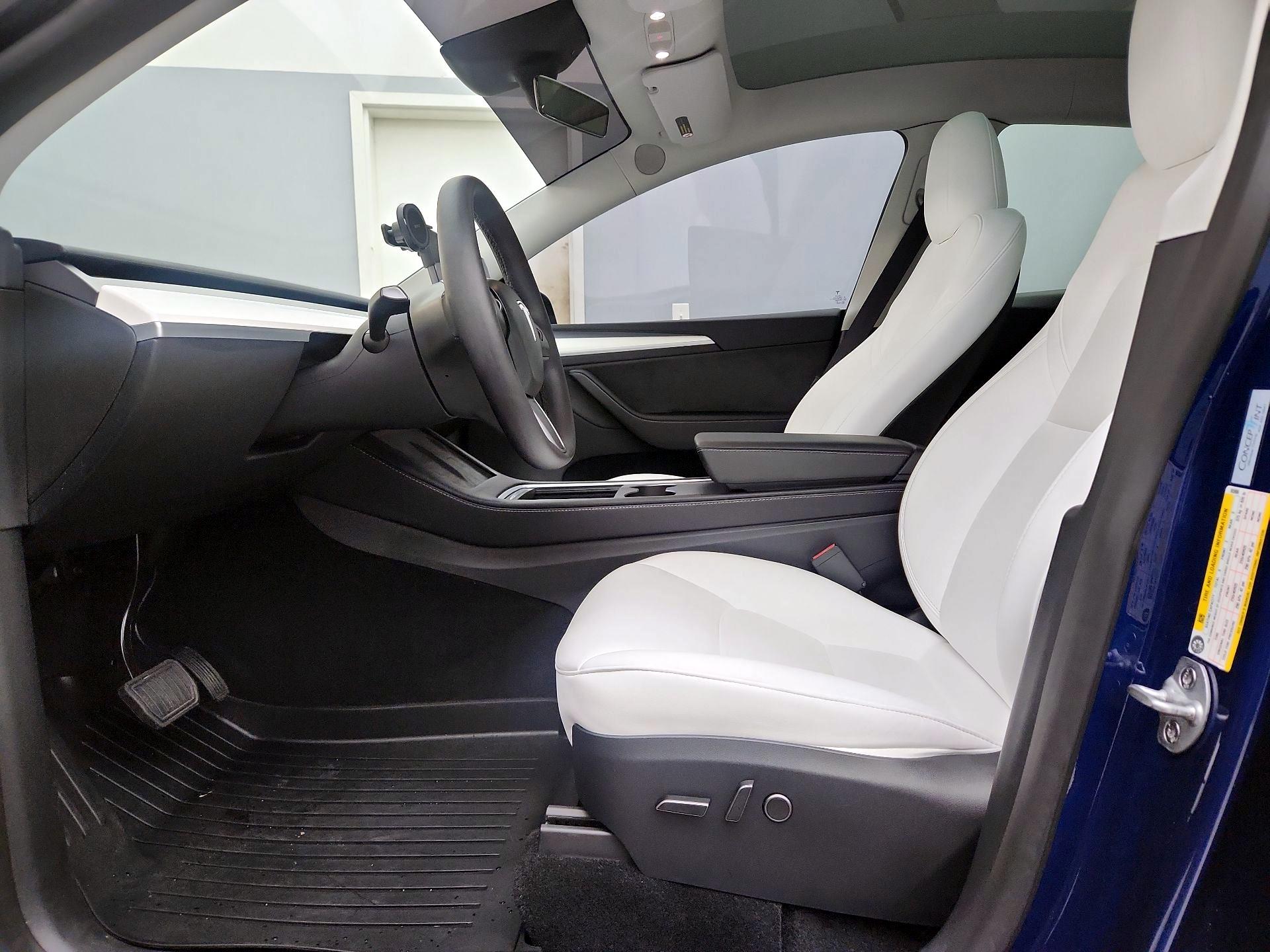 Thumbnail: 2023 Tesla Model Y - 11