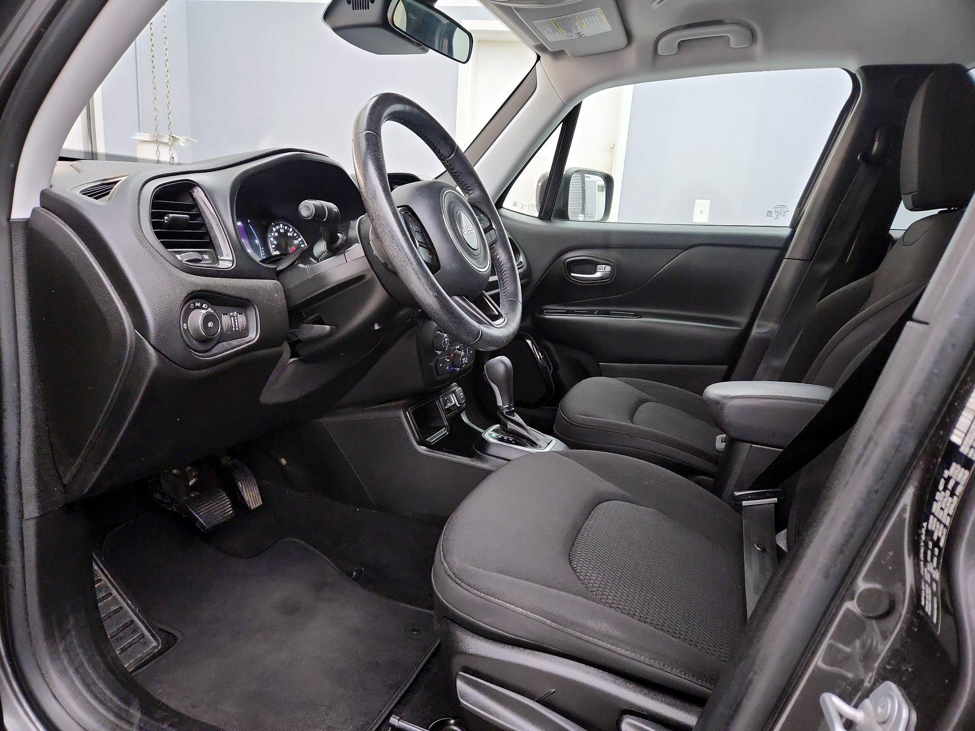Thumbnail: 2018 Jeep Renegade - 11