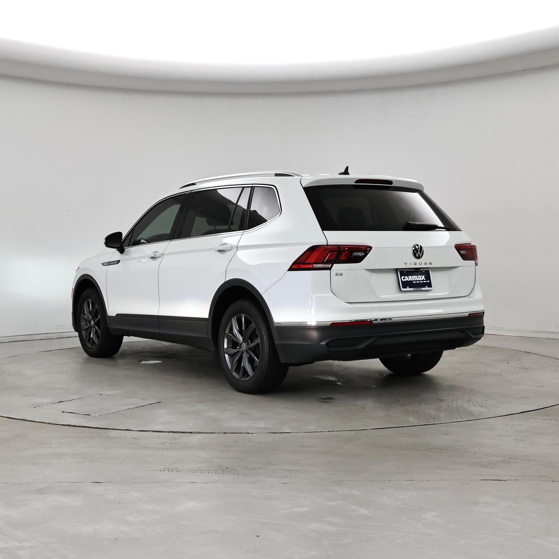 Thumbnail: 2022 Volkswagen Tiguan - 2