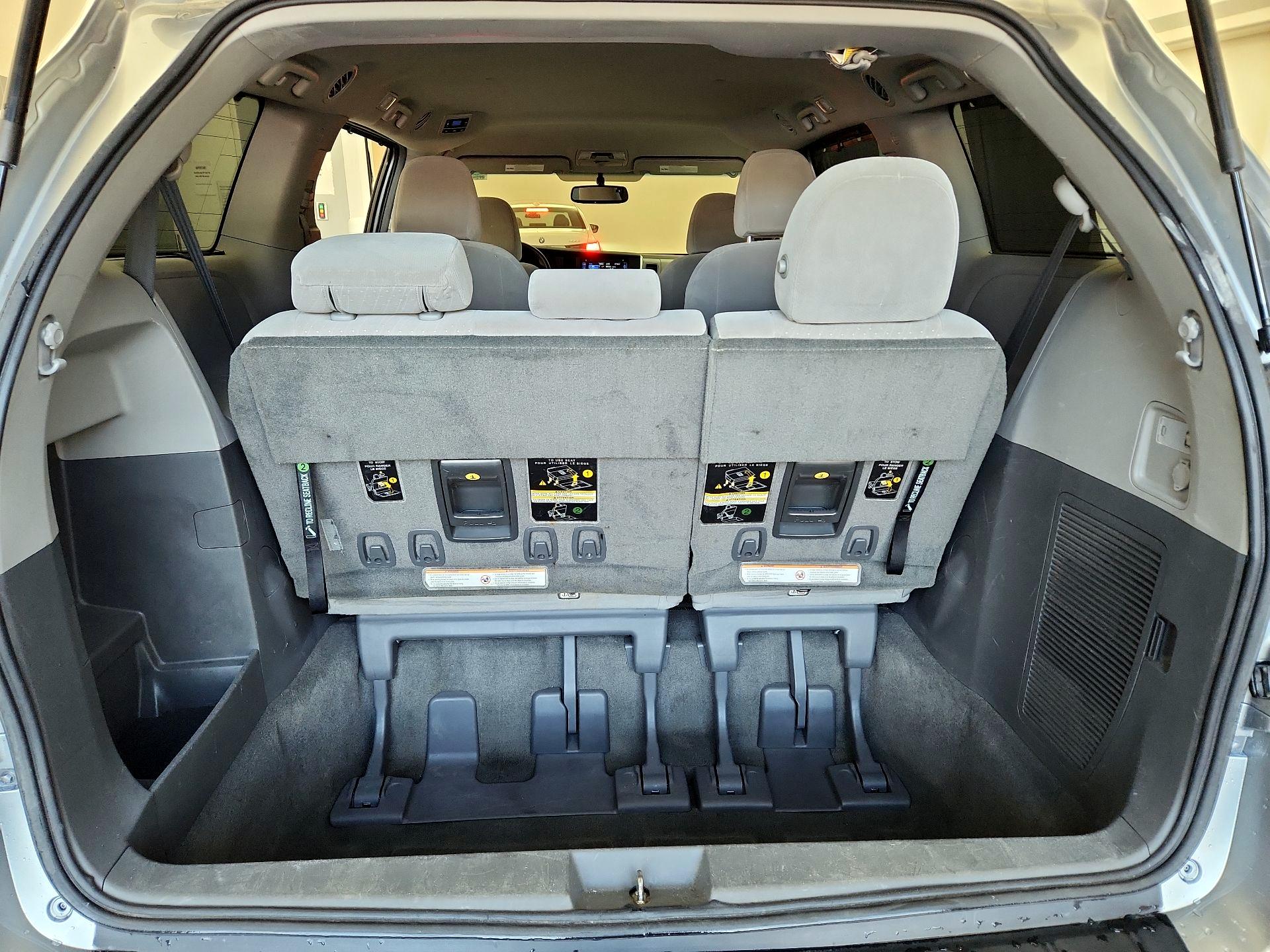 Thumbnail: 2017 Toyota Sienna - 19