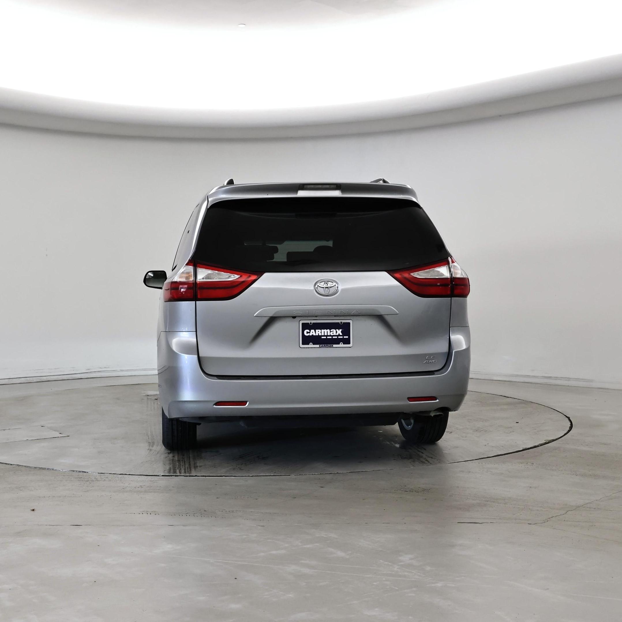 Thumbnail: 2017 Toyota Sienna - 6