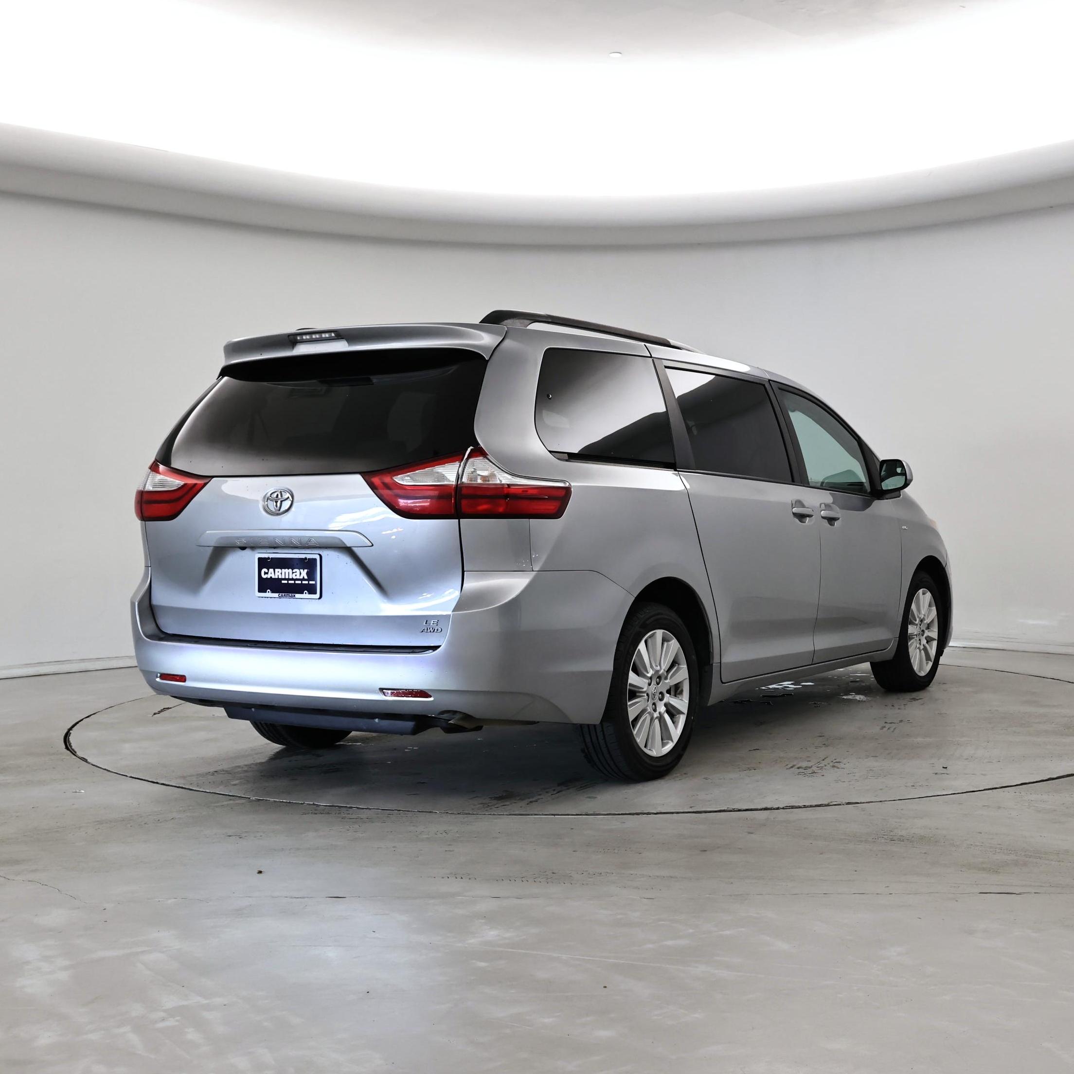 Thumbnail: 2017 Toyota Sienna - 8