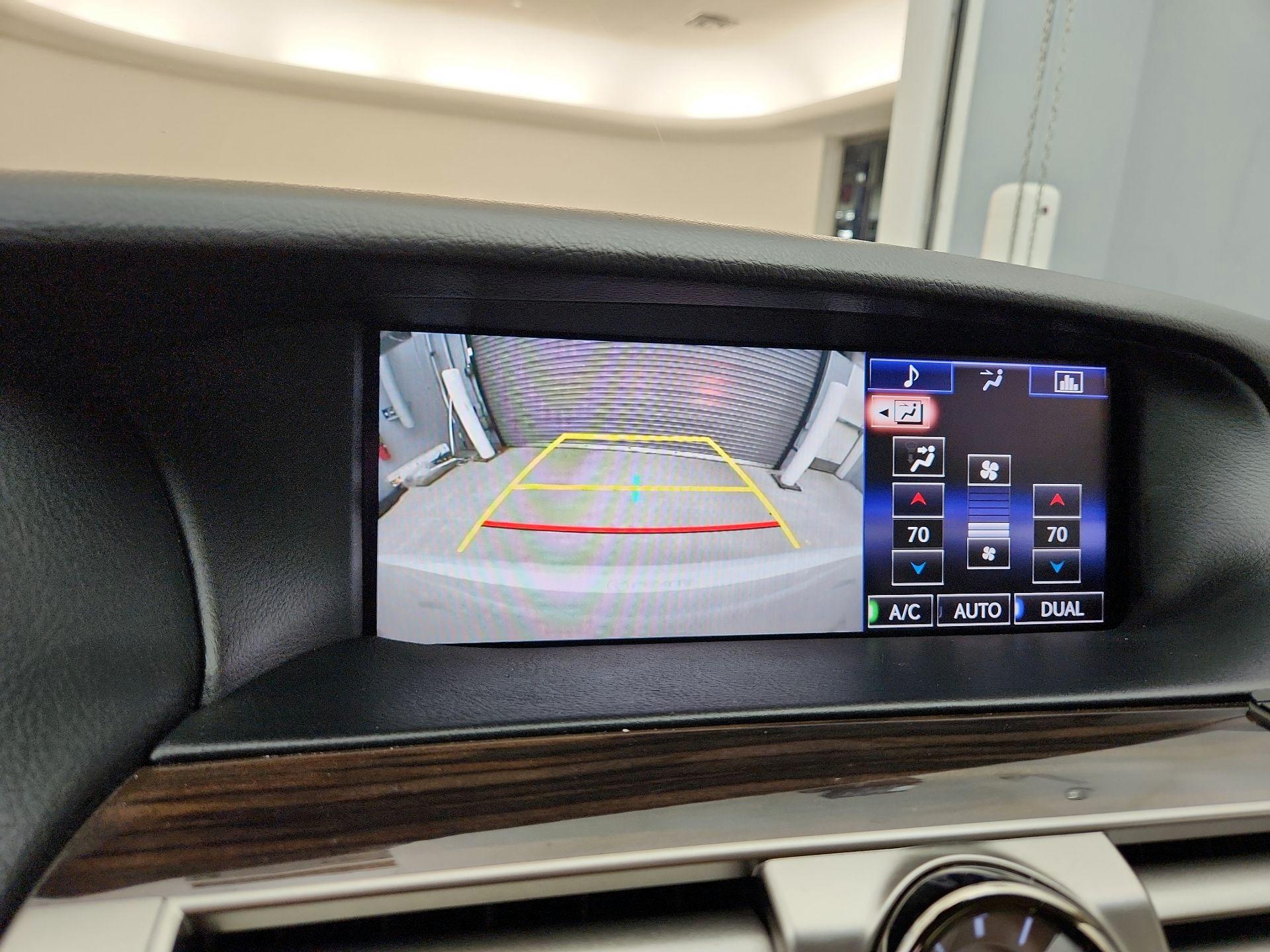 Thumbnail: 2015 Lexus LS - 15