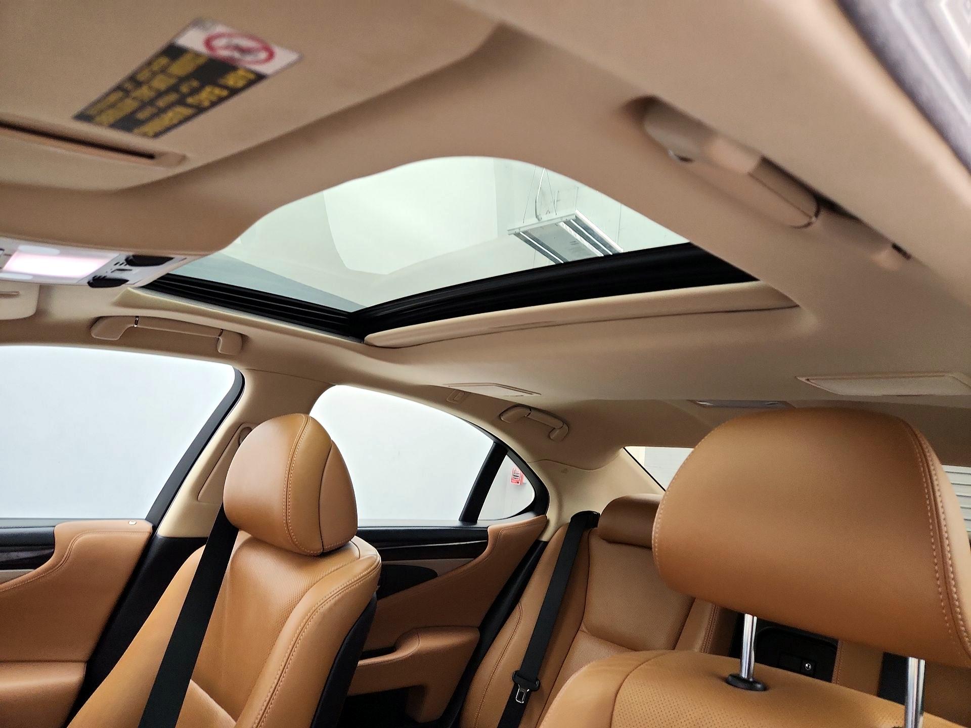 Thumbnail: 2015 Lexus LS - 20