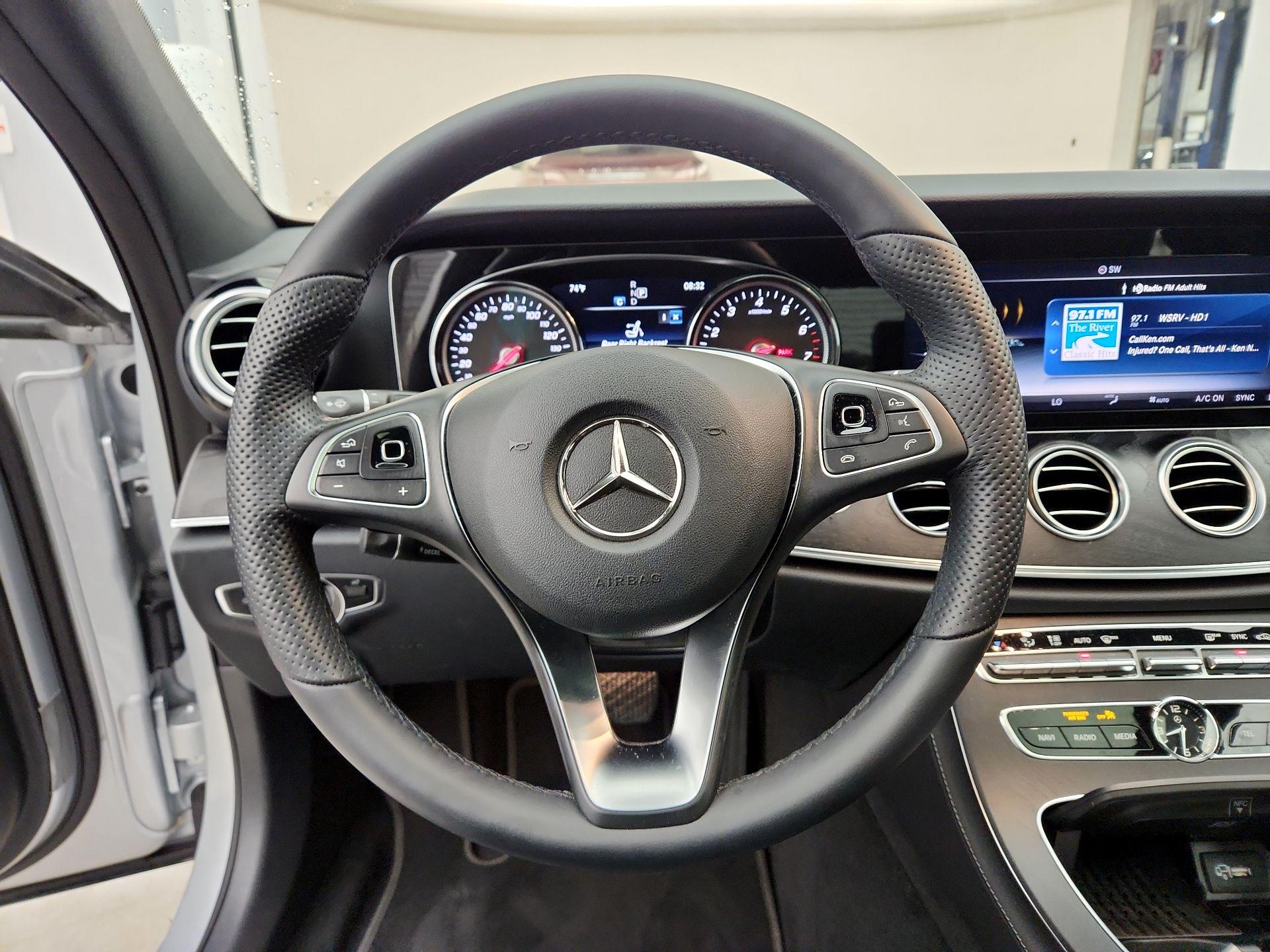 Thumbnail: 2018 Mercedes-Benz E-Class - 10