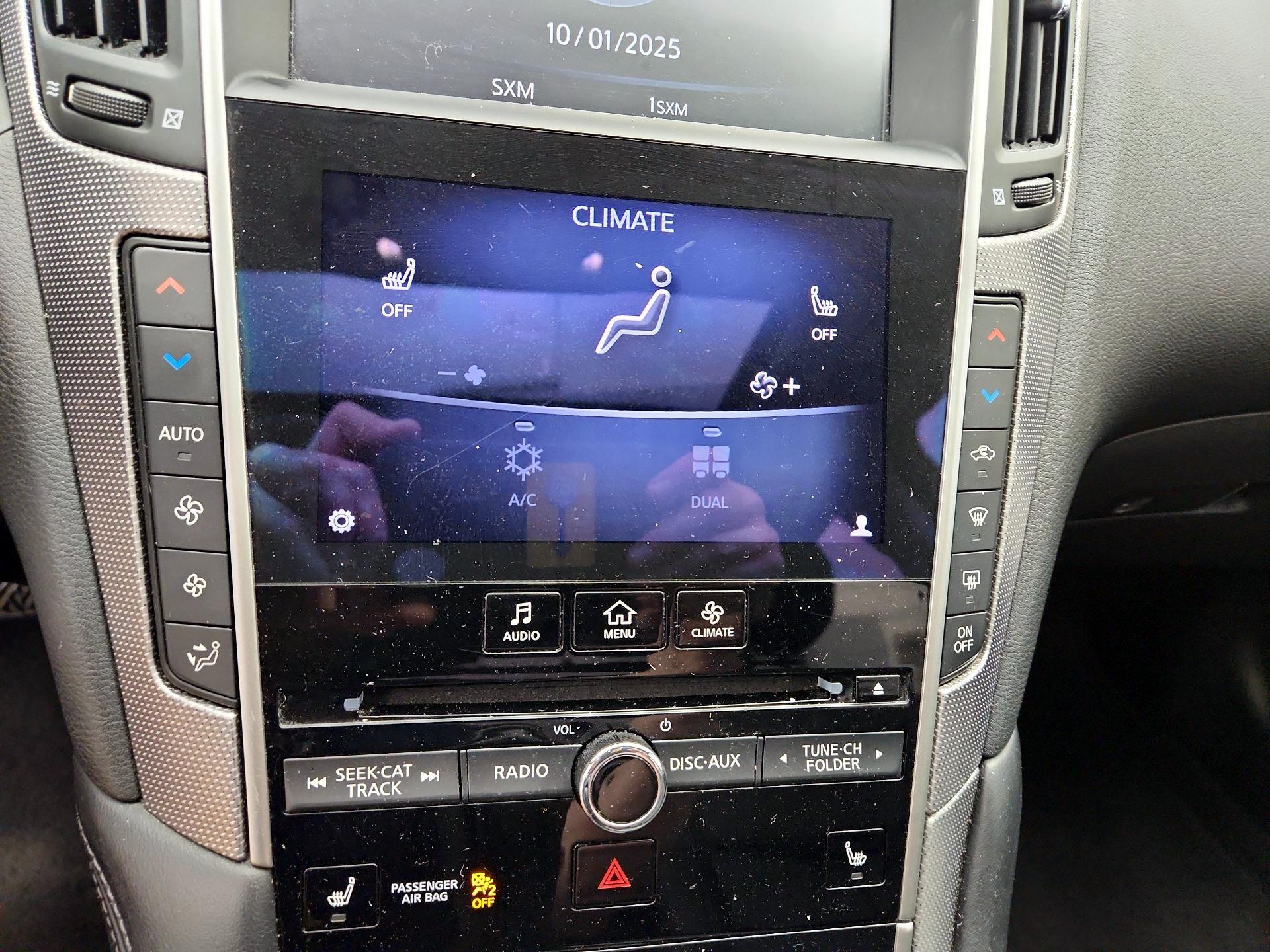 Thumbnail: 2015 INFINITI Q50 - 16
