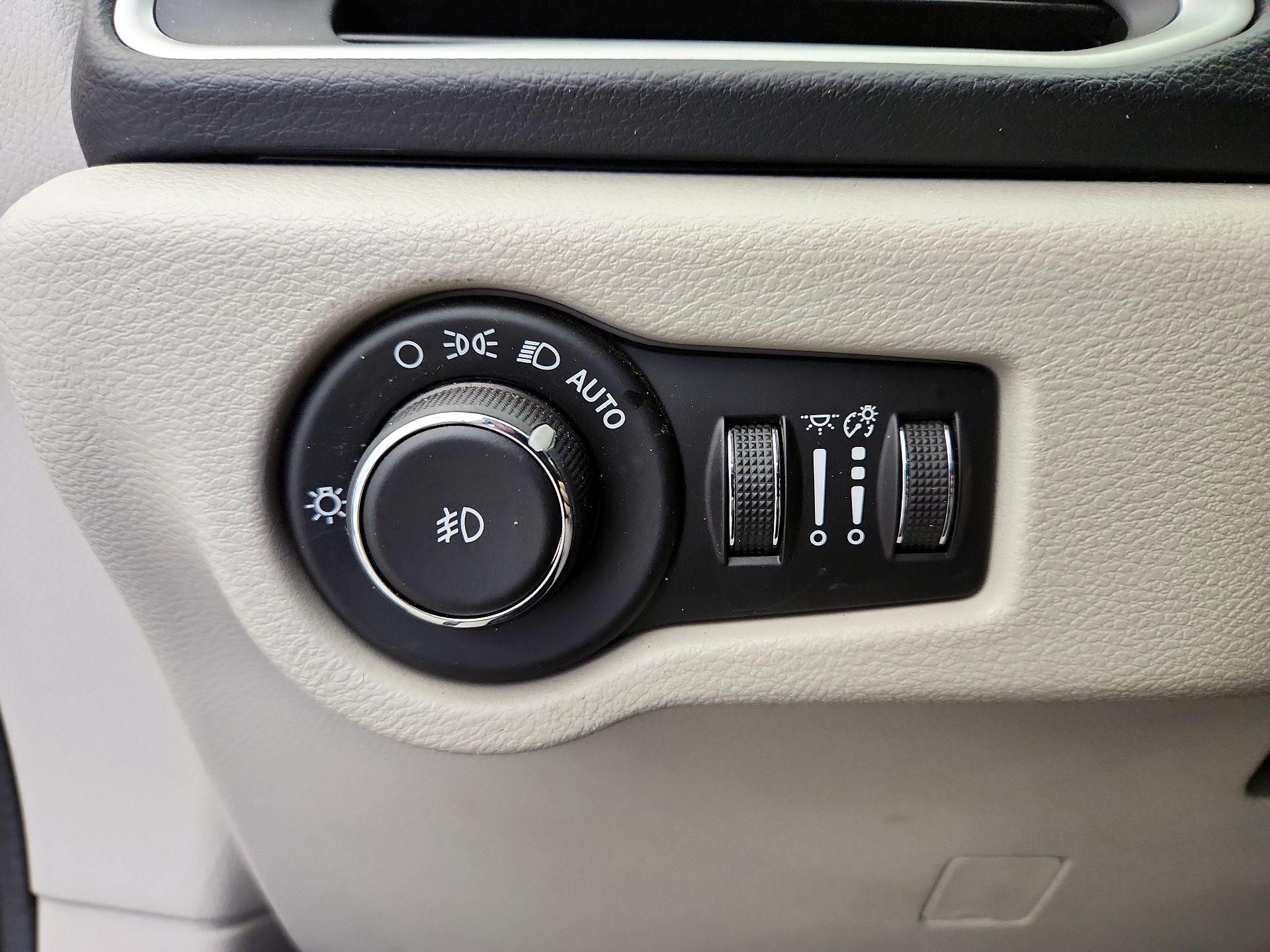 Thumbnail: 2018 Chrysler Pacifica - 13