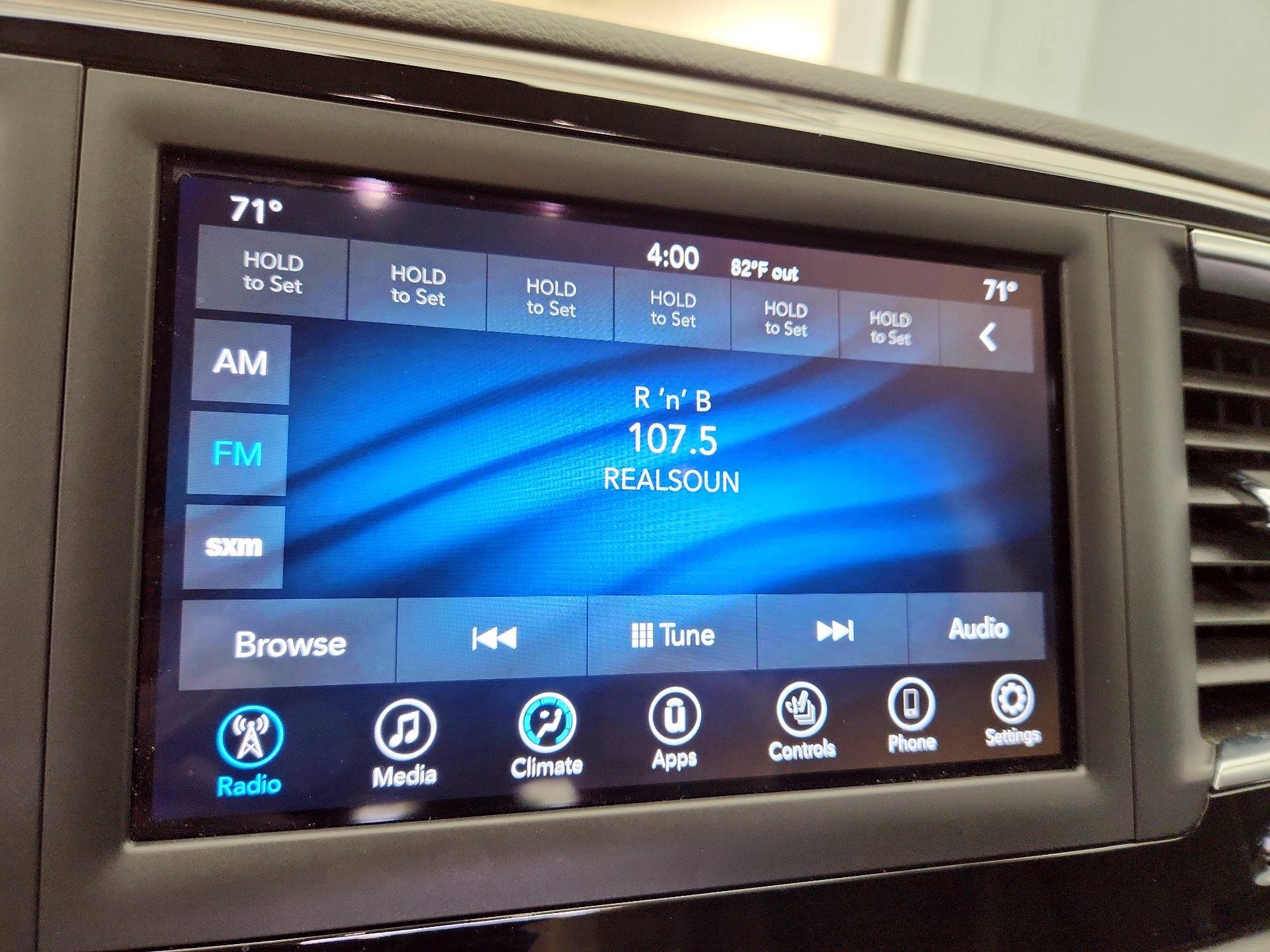 Thumbnail: 2018 Chrysler Pacifica - 15