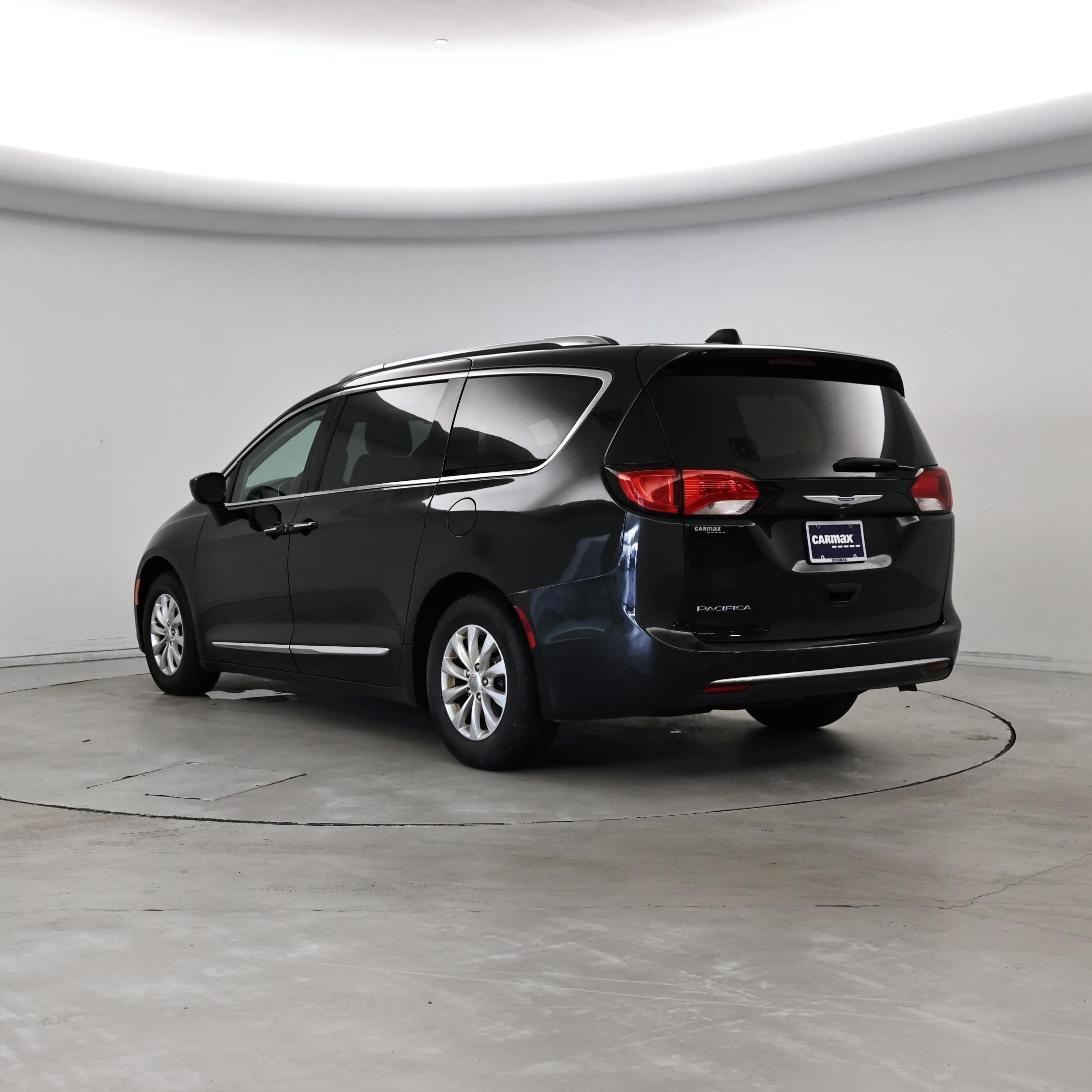 Thumbnail: 2018 Chrysler Pacifica - 2