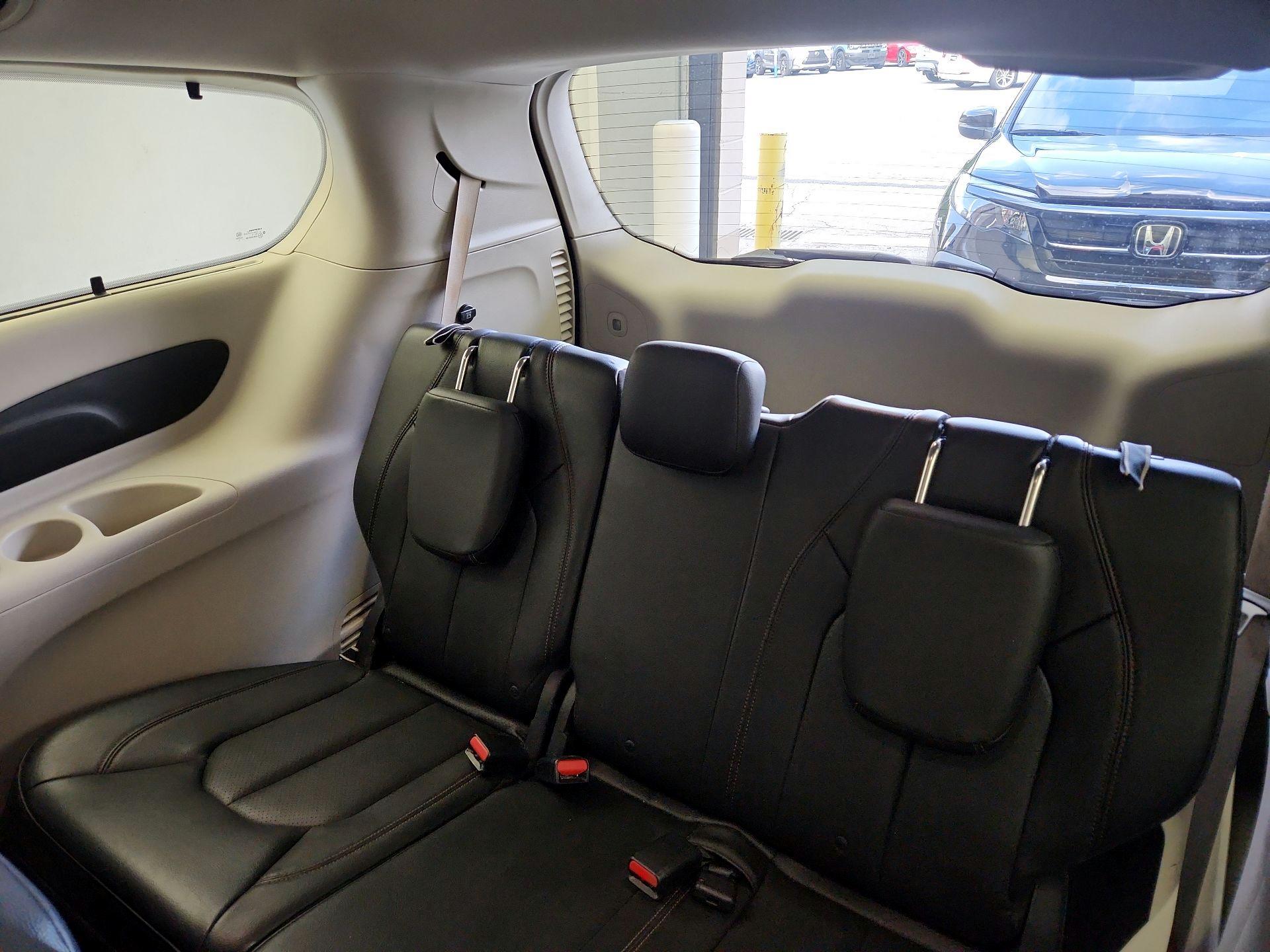 Thumbnail: 2018 Chrysler Pacifica - 20