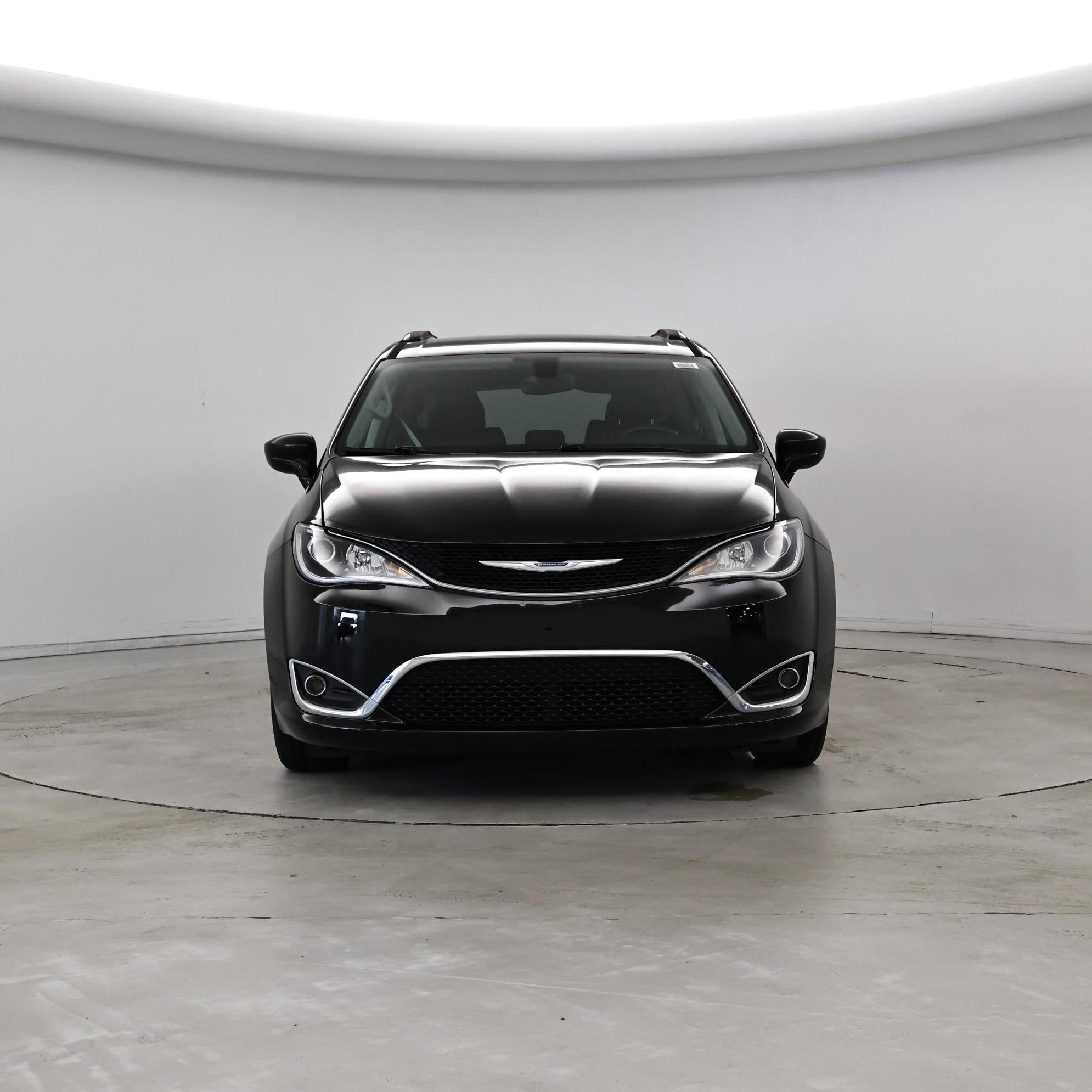 Thumbnail: 2018 Chrysler Pacifica - 5