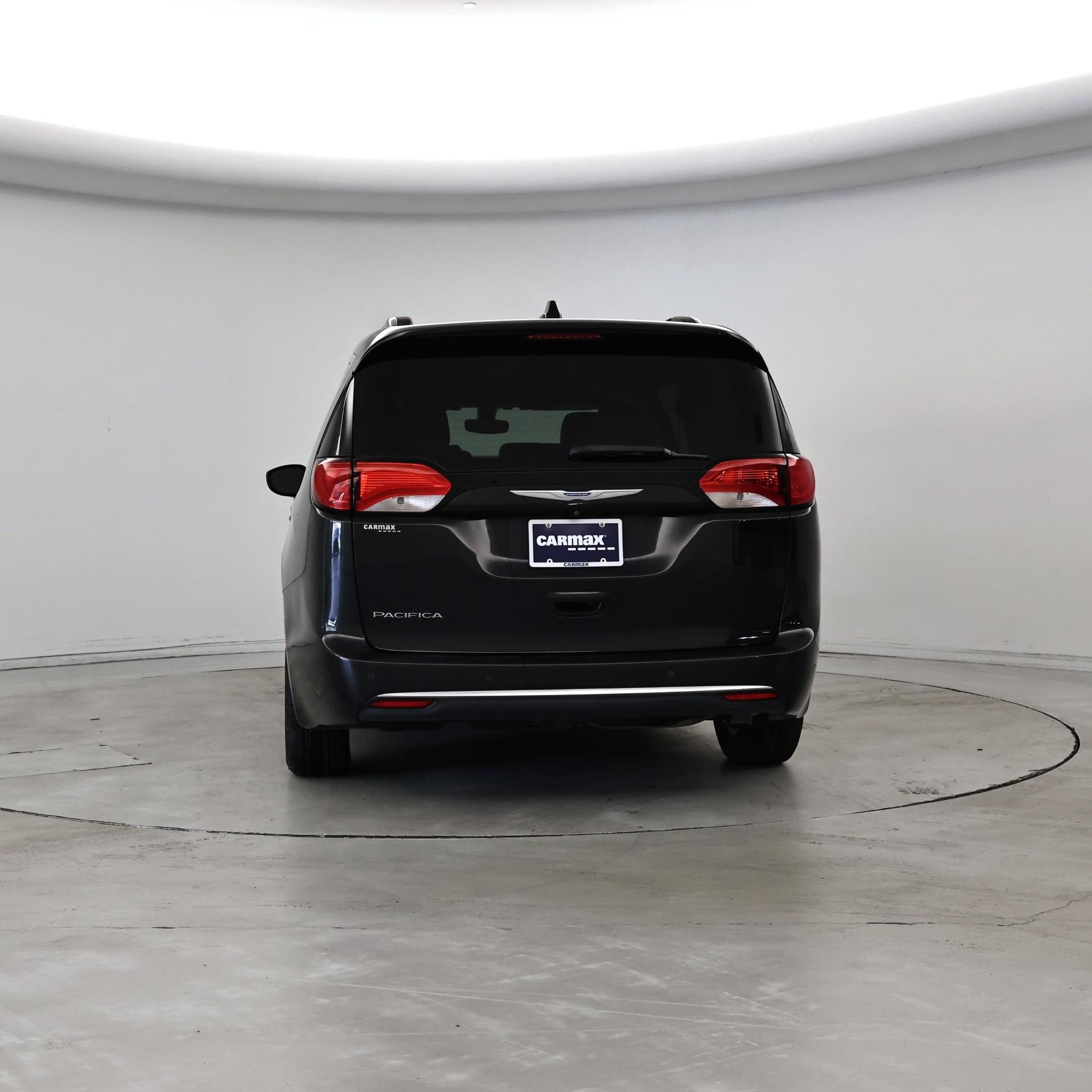 Thumbnail: 2018 Chrysler Pacifica - 6